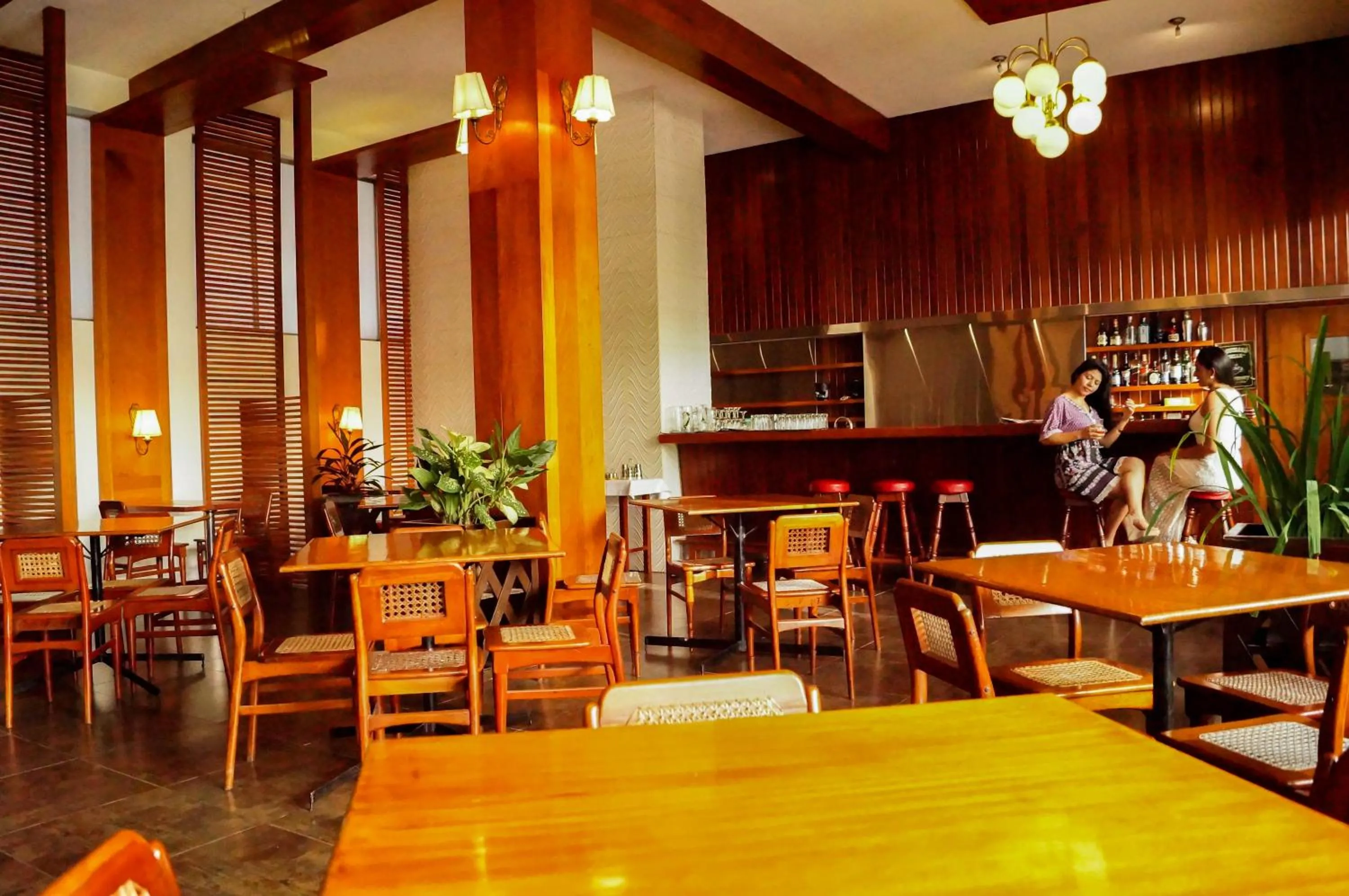 Restaurant/places to eat in Grand Hotel Mercedes