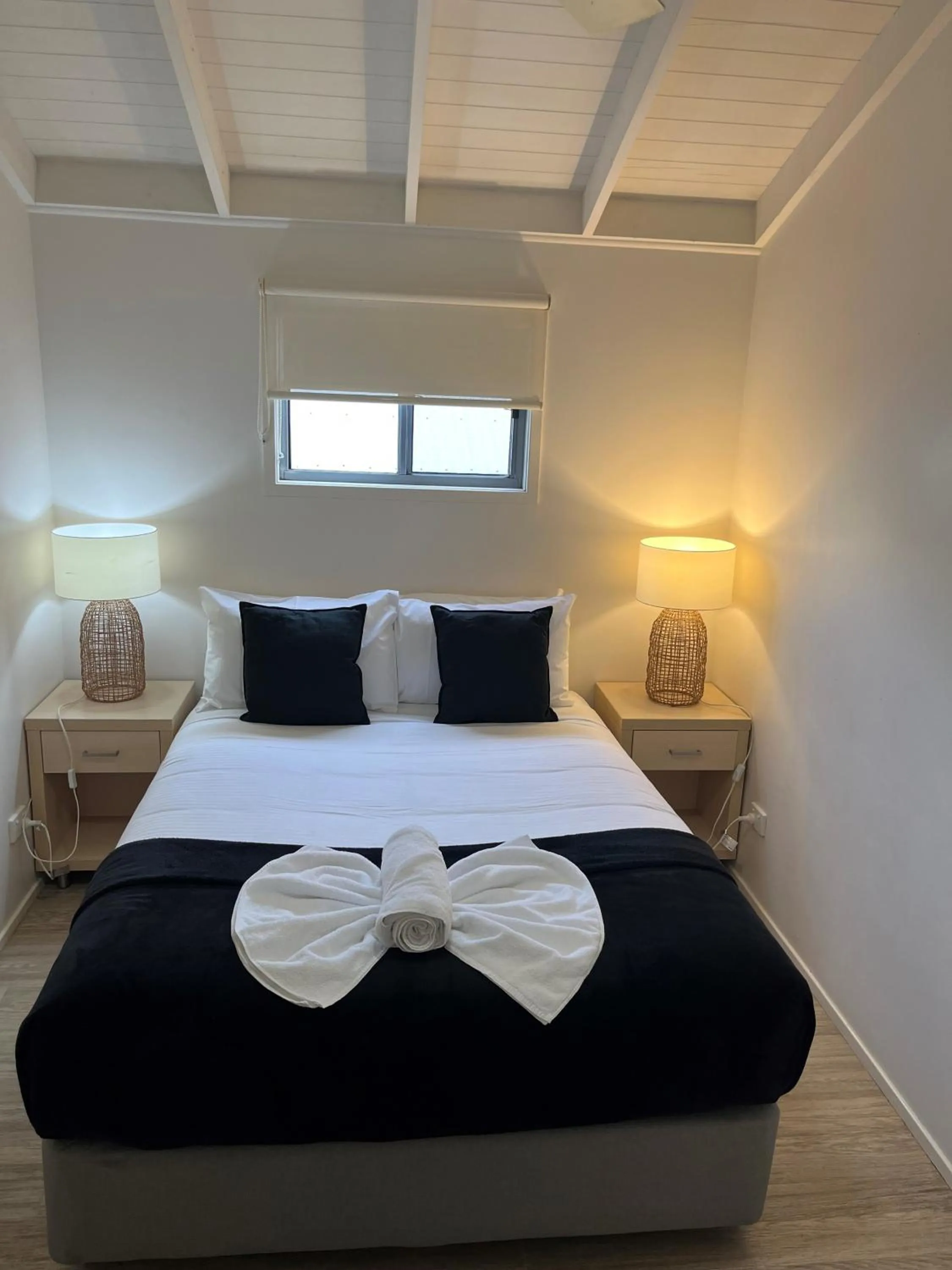 Bedroom, Bed in Blue Lagoon Beach Resort