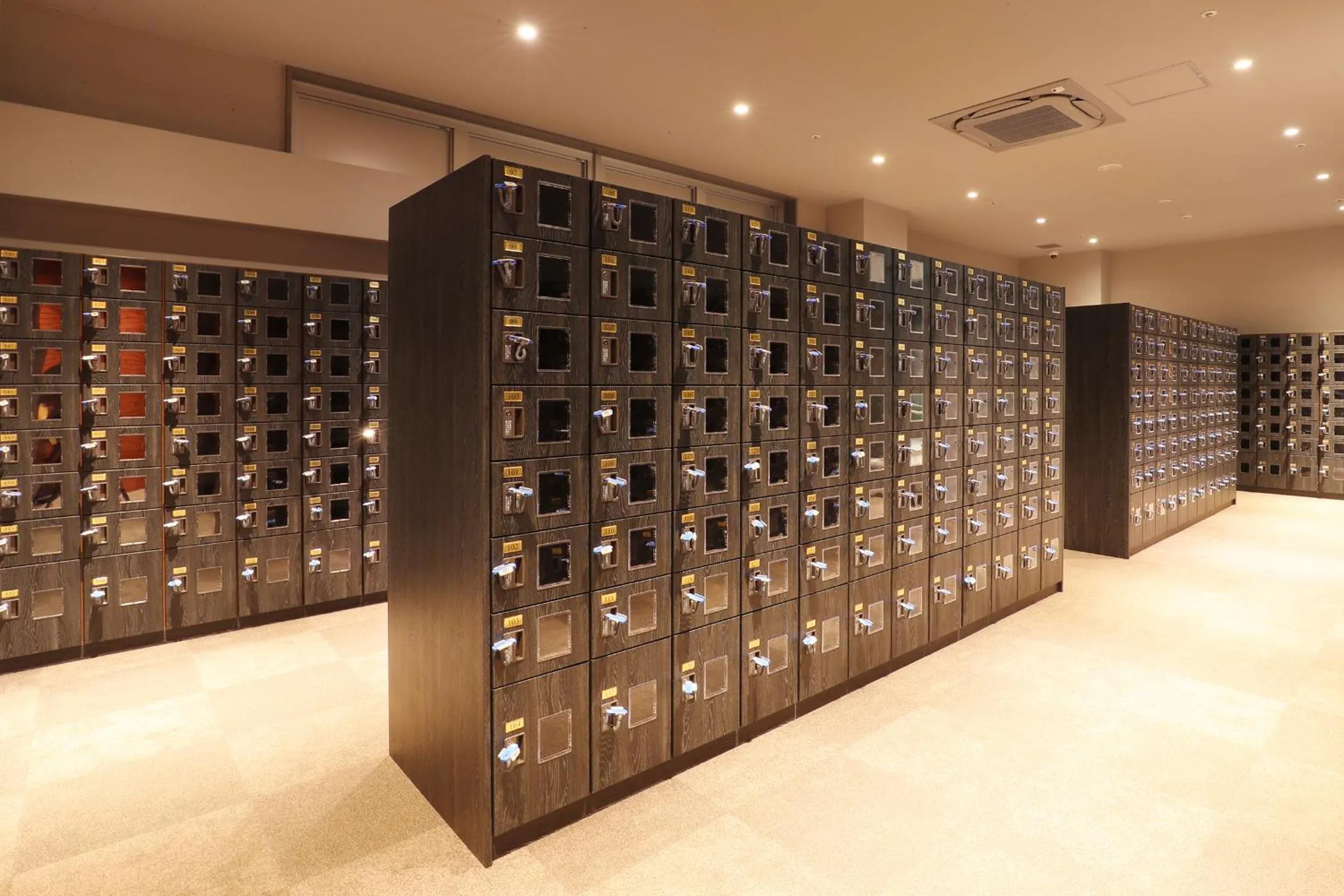 microwave in Spa & Hotel Suishun Matsuiyamate