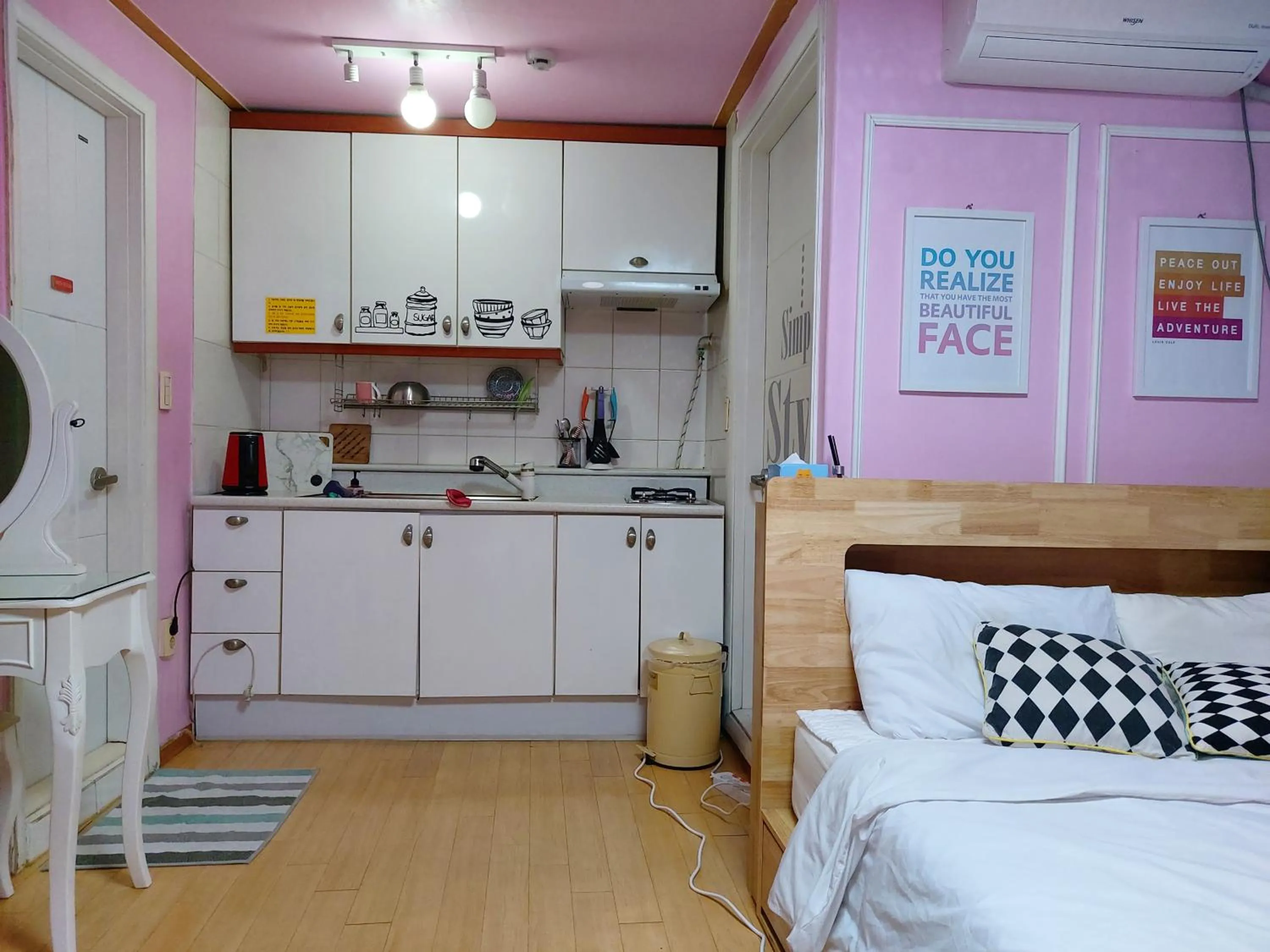 Bed in Han River Residence & Guesthouse