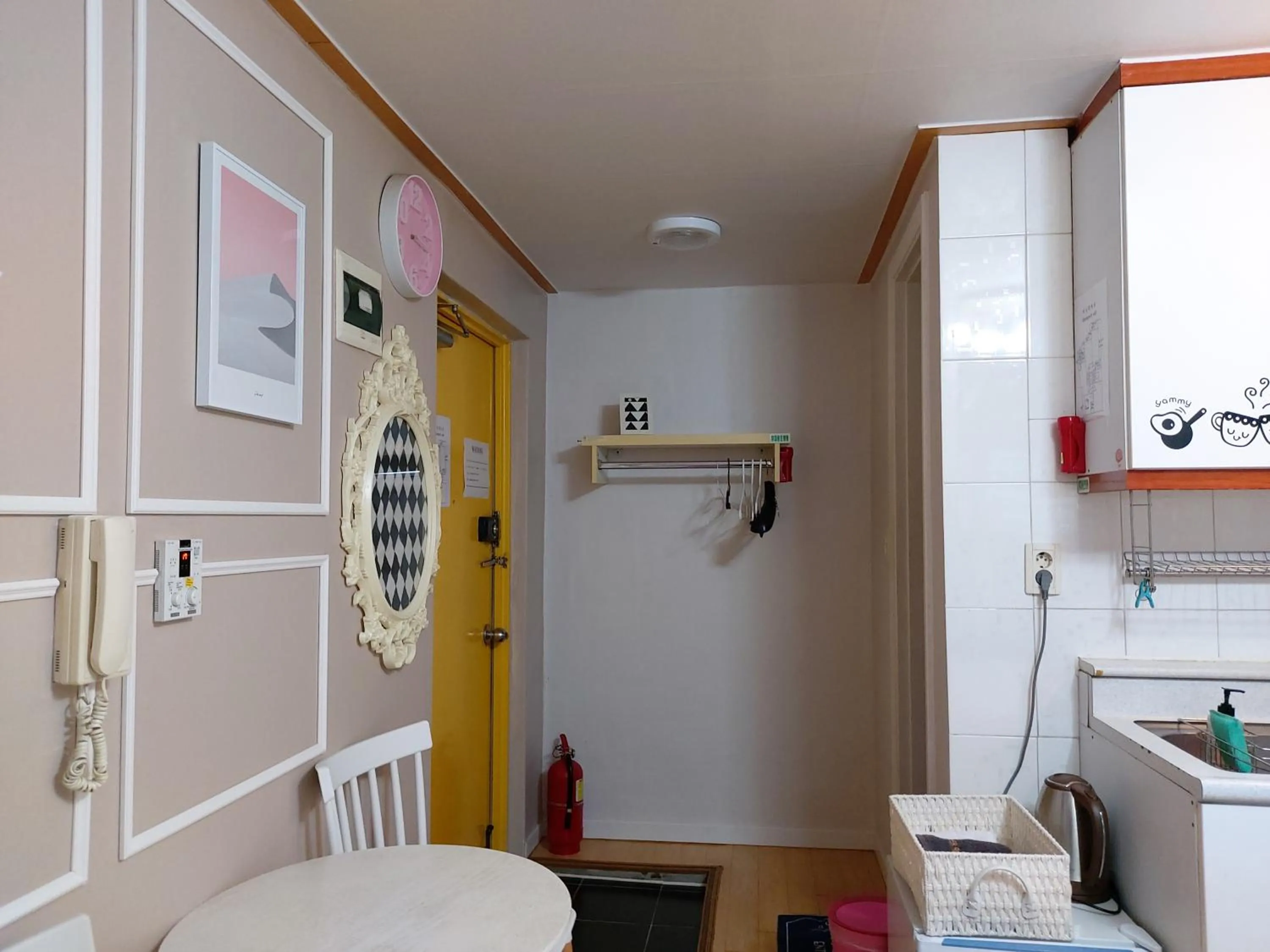 Han River Residence & Guesthouse