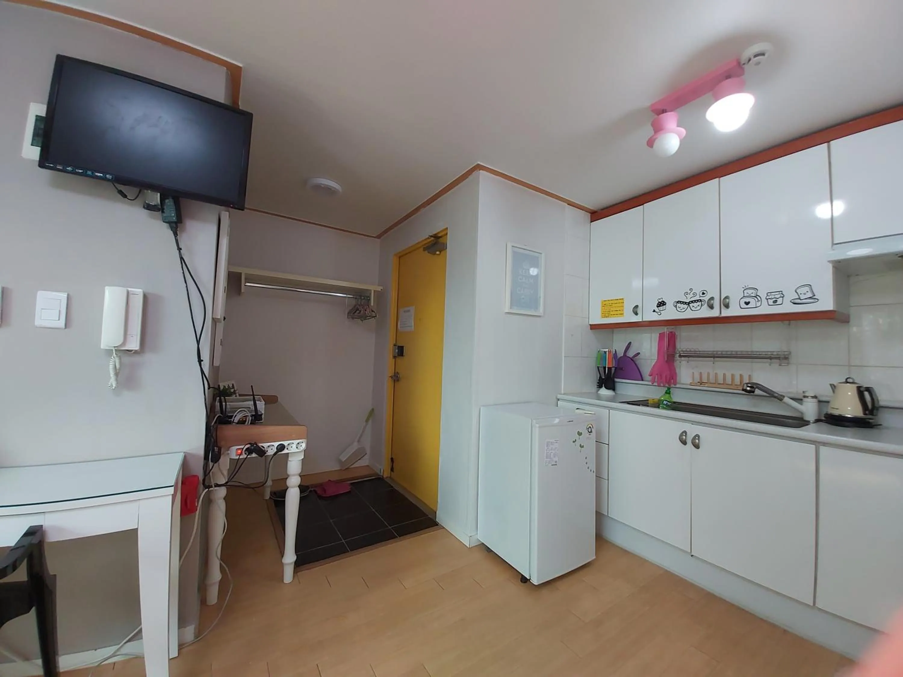 Han River Residence & Guesthouse