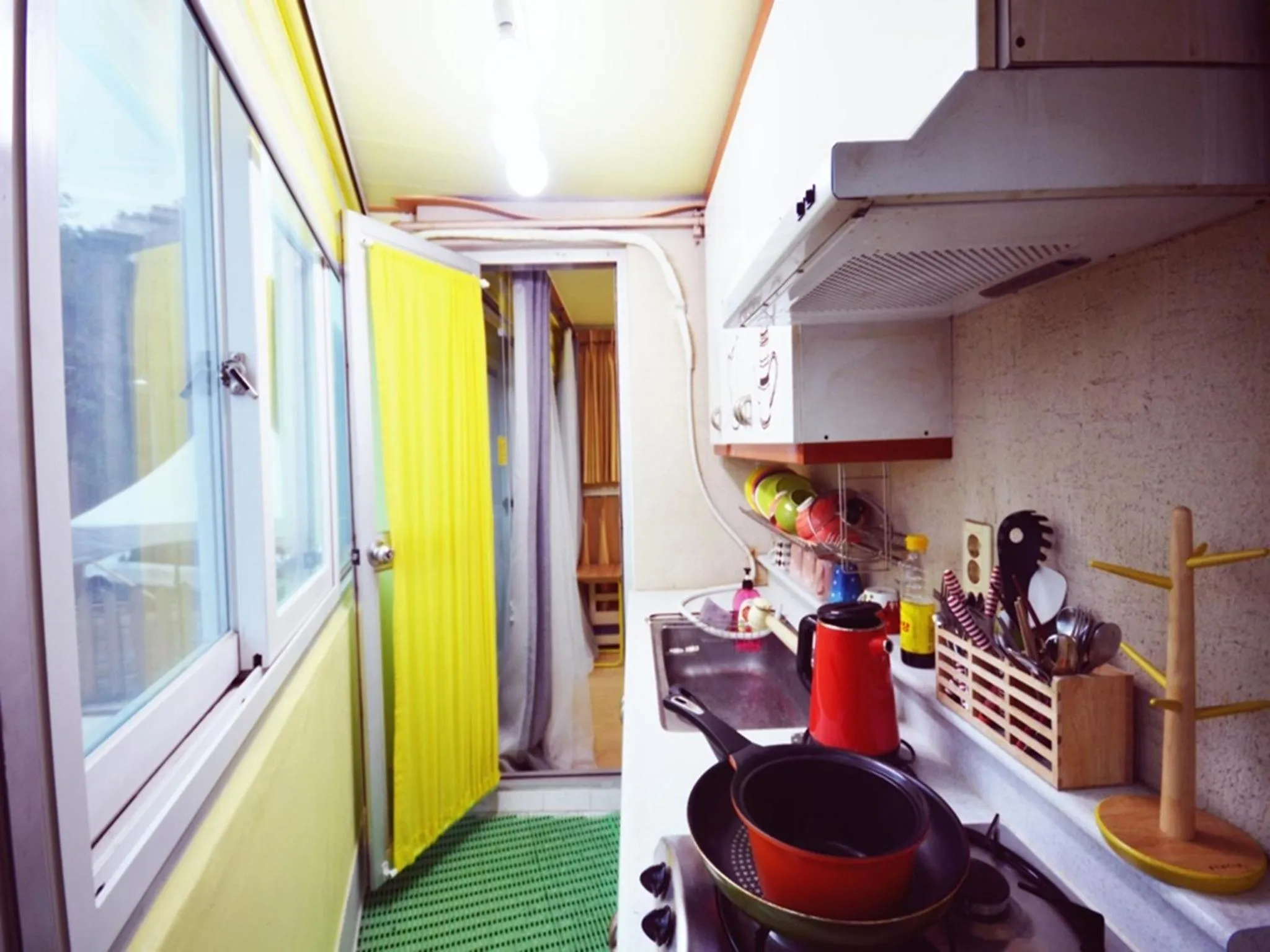Kitchen or kitchenette in Han River Residence & Guesthouse