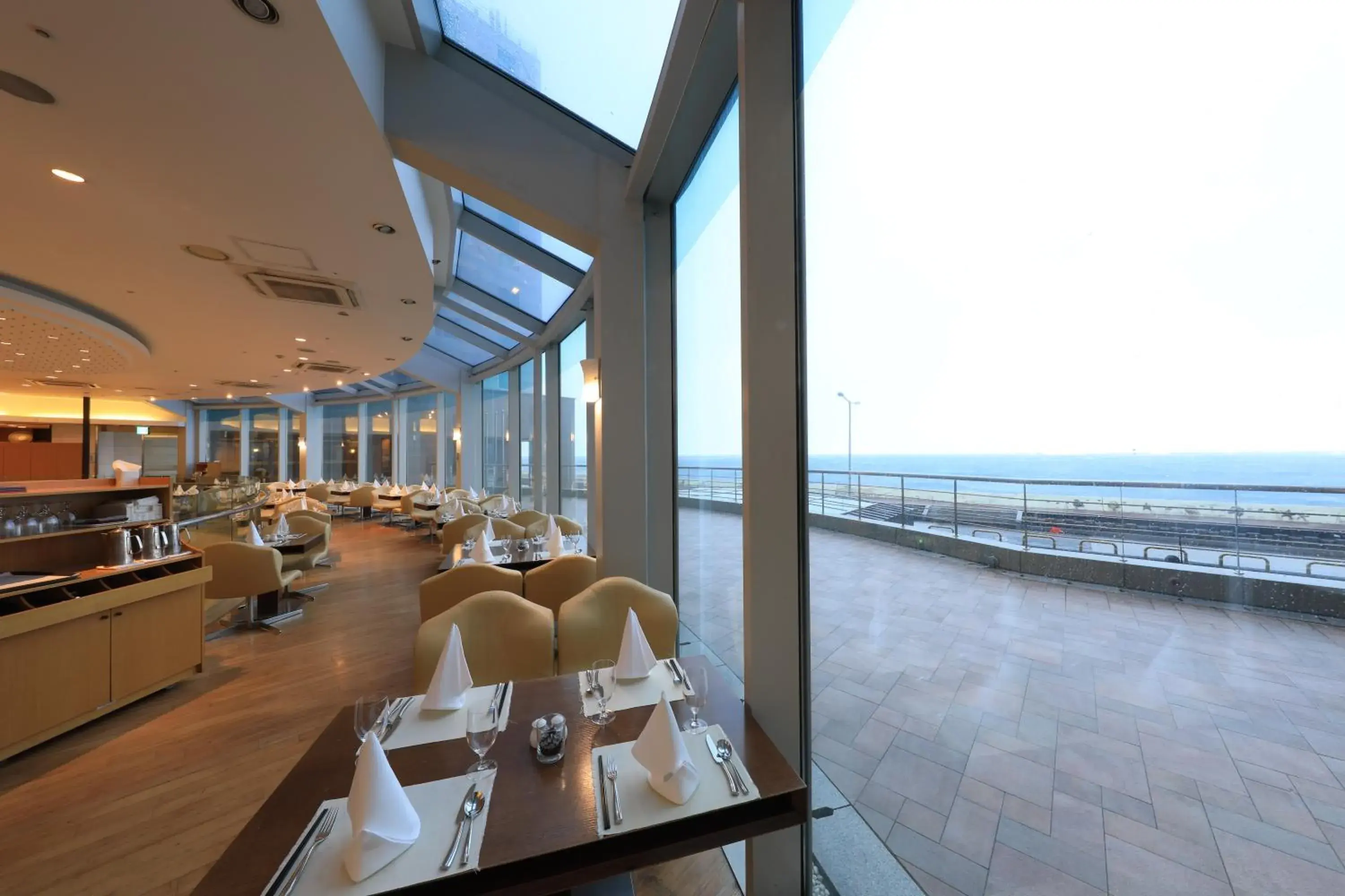 Restaurant/places to eat in Ocean Suites Jeju Hotel Restaurant/places to eat in Ocean Suites Jeju Hotel