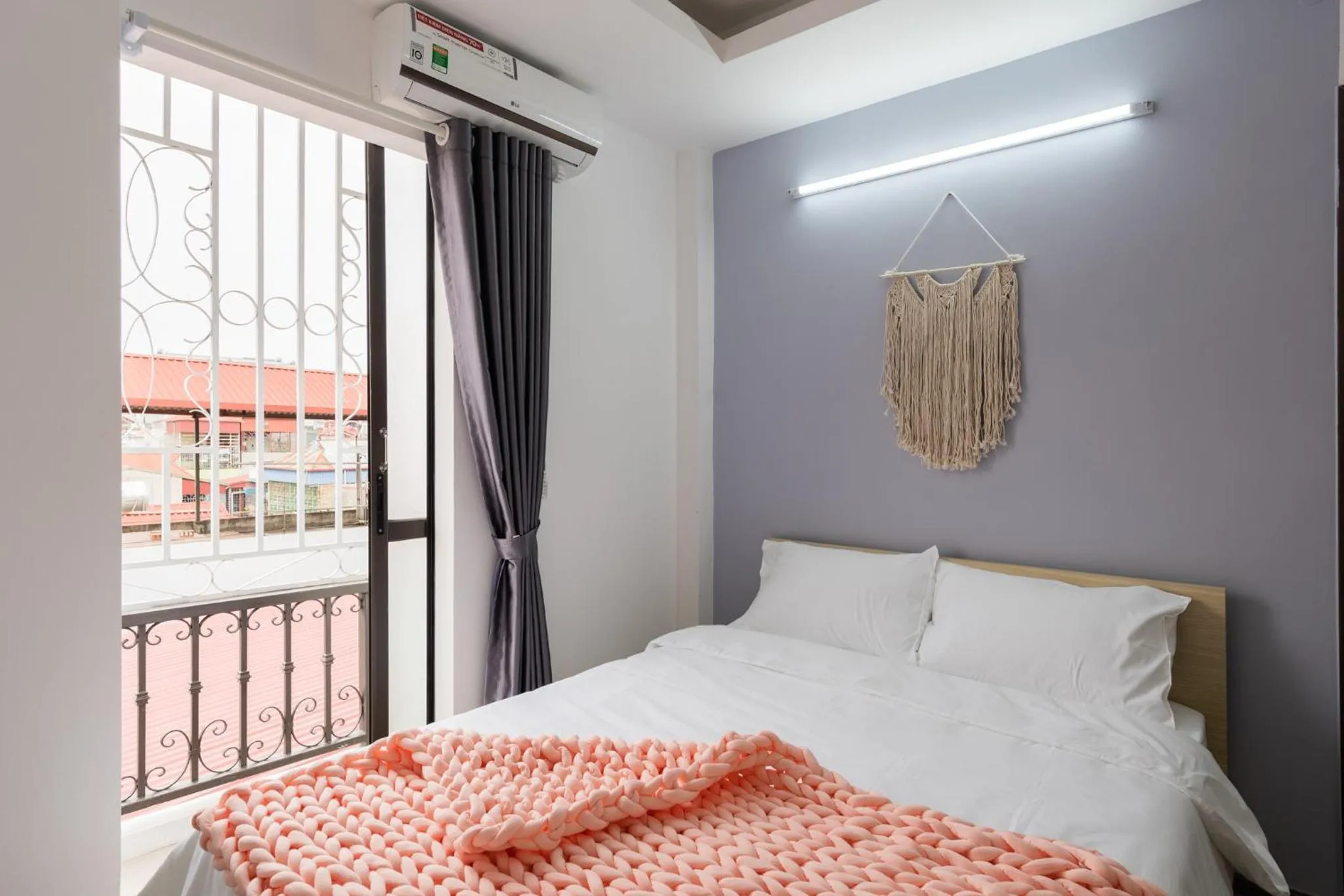 Bed in SaziHome Doi Can Hanoi