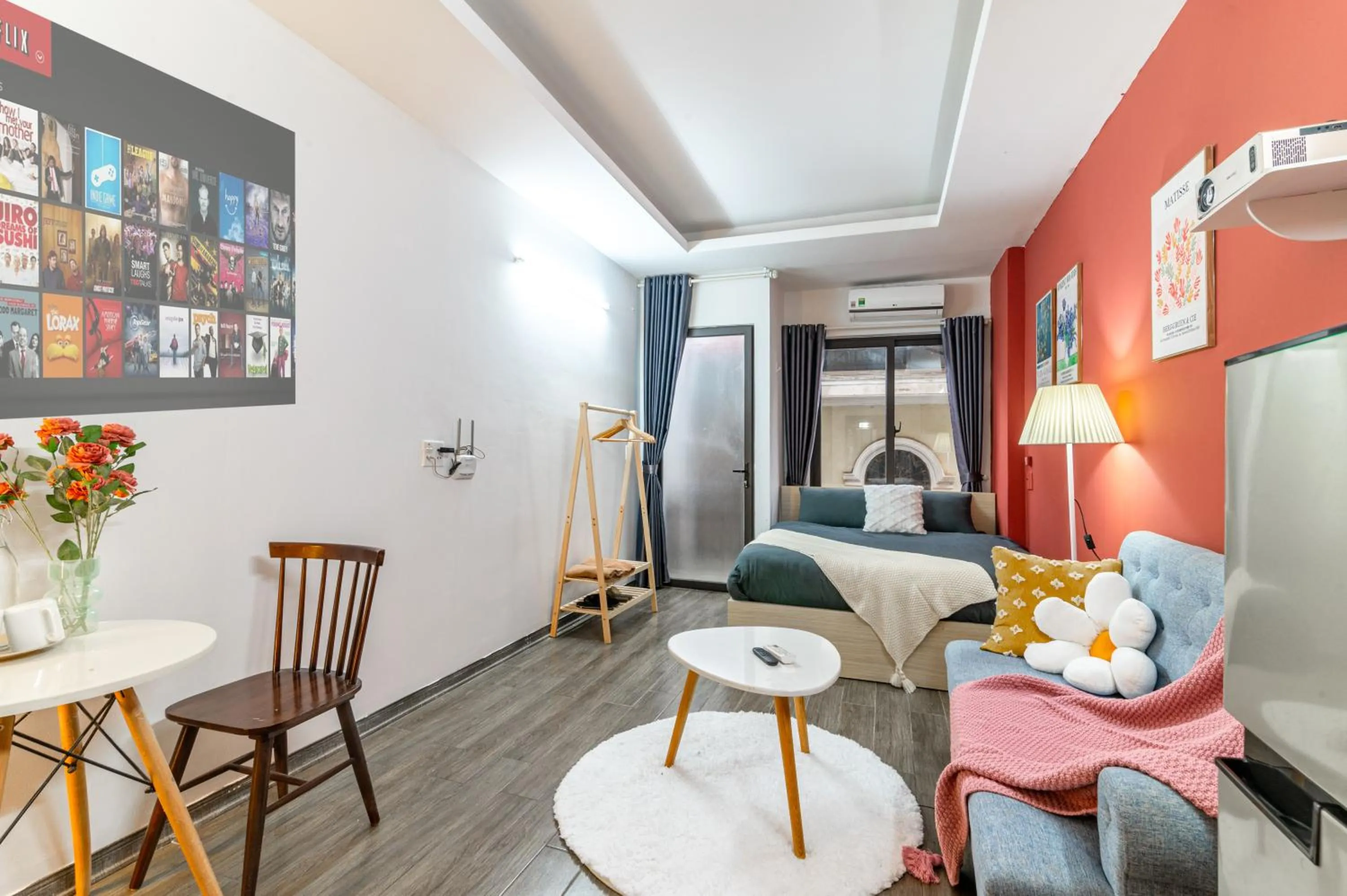 TV and multimedia in SaziHome Doi Can Hanoi