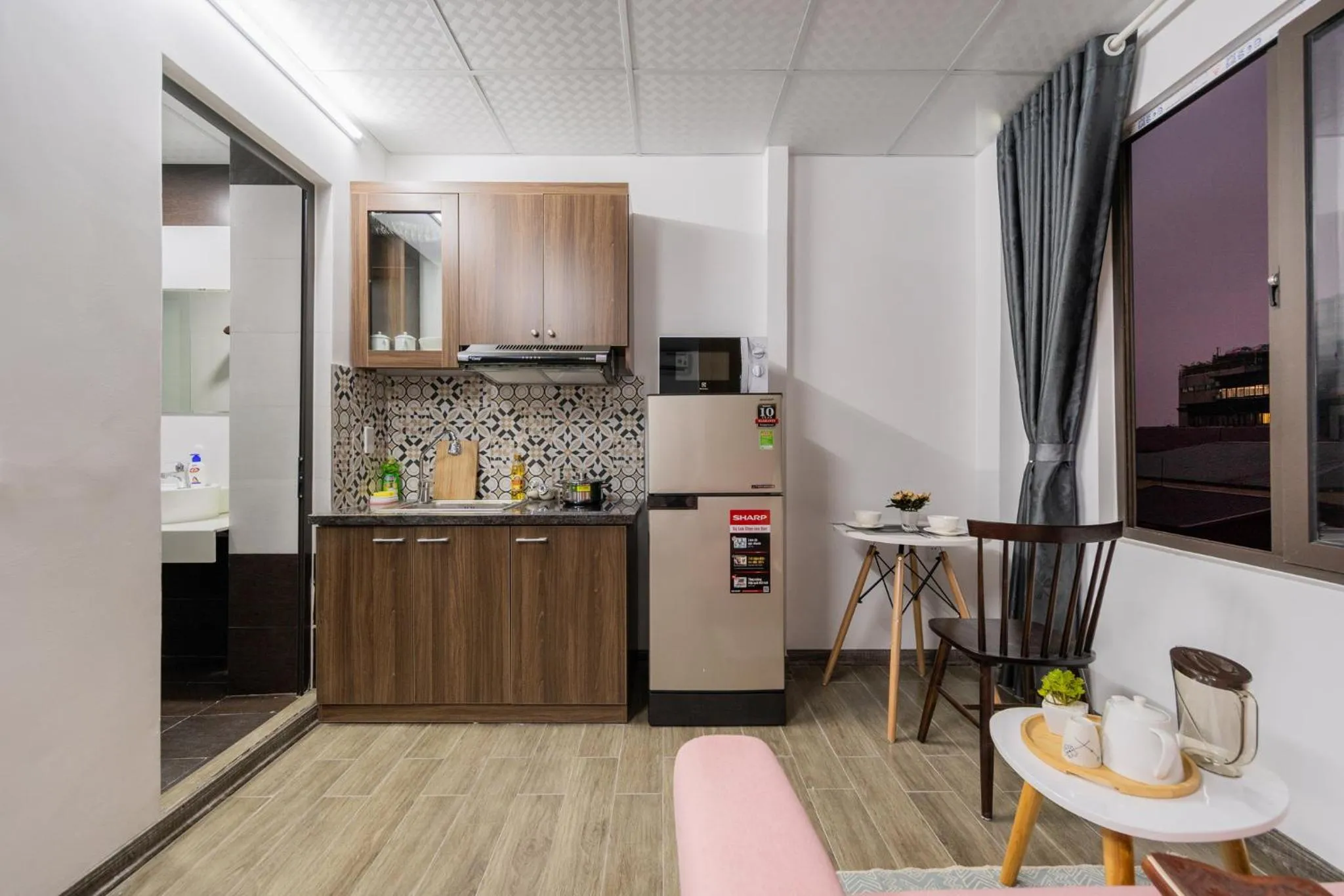 Kitchen or kitchenette in SaziHome Doi Can Hanoi