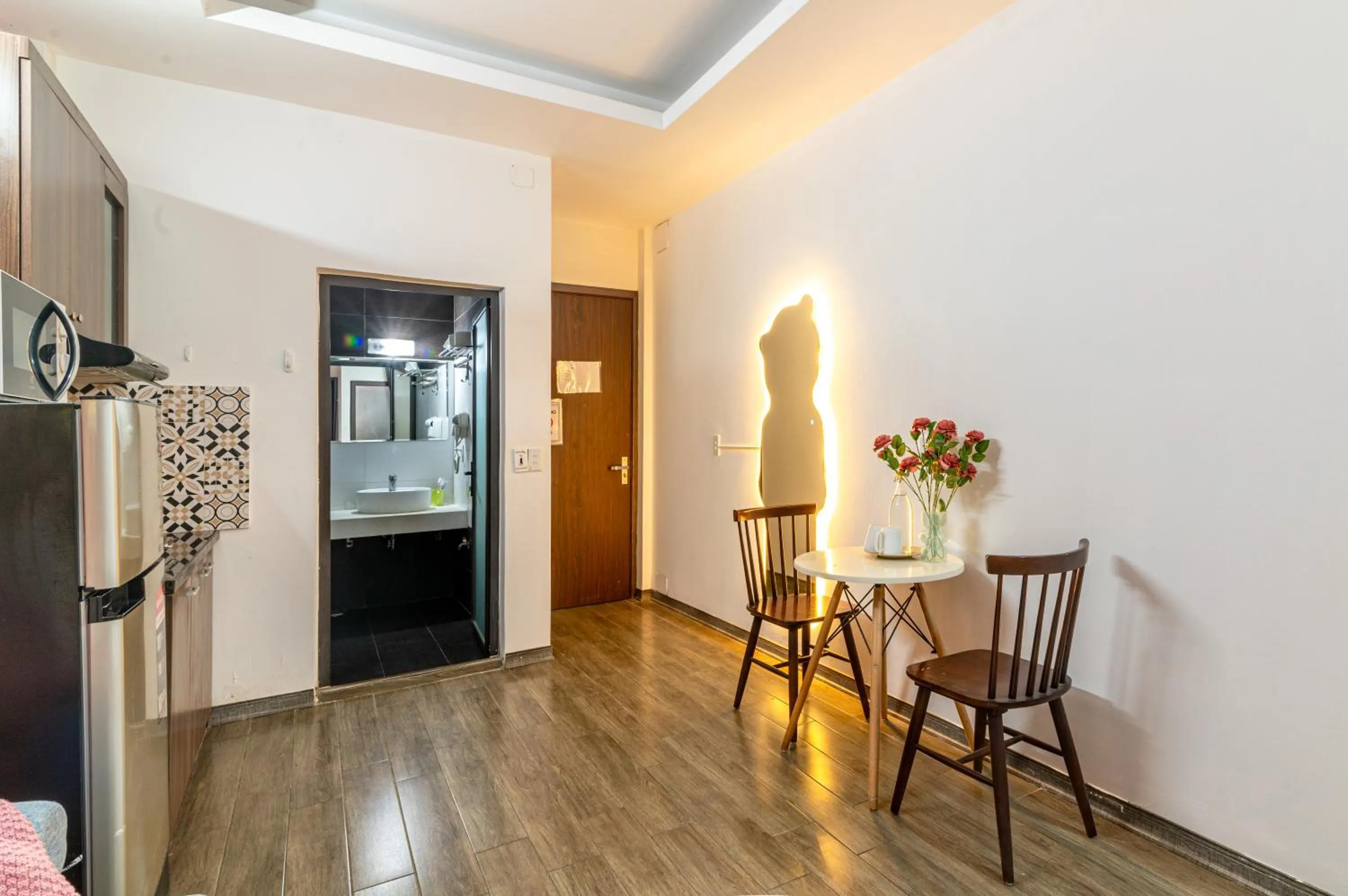 Dining area in SaziHome Doi Can Hanoi