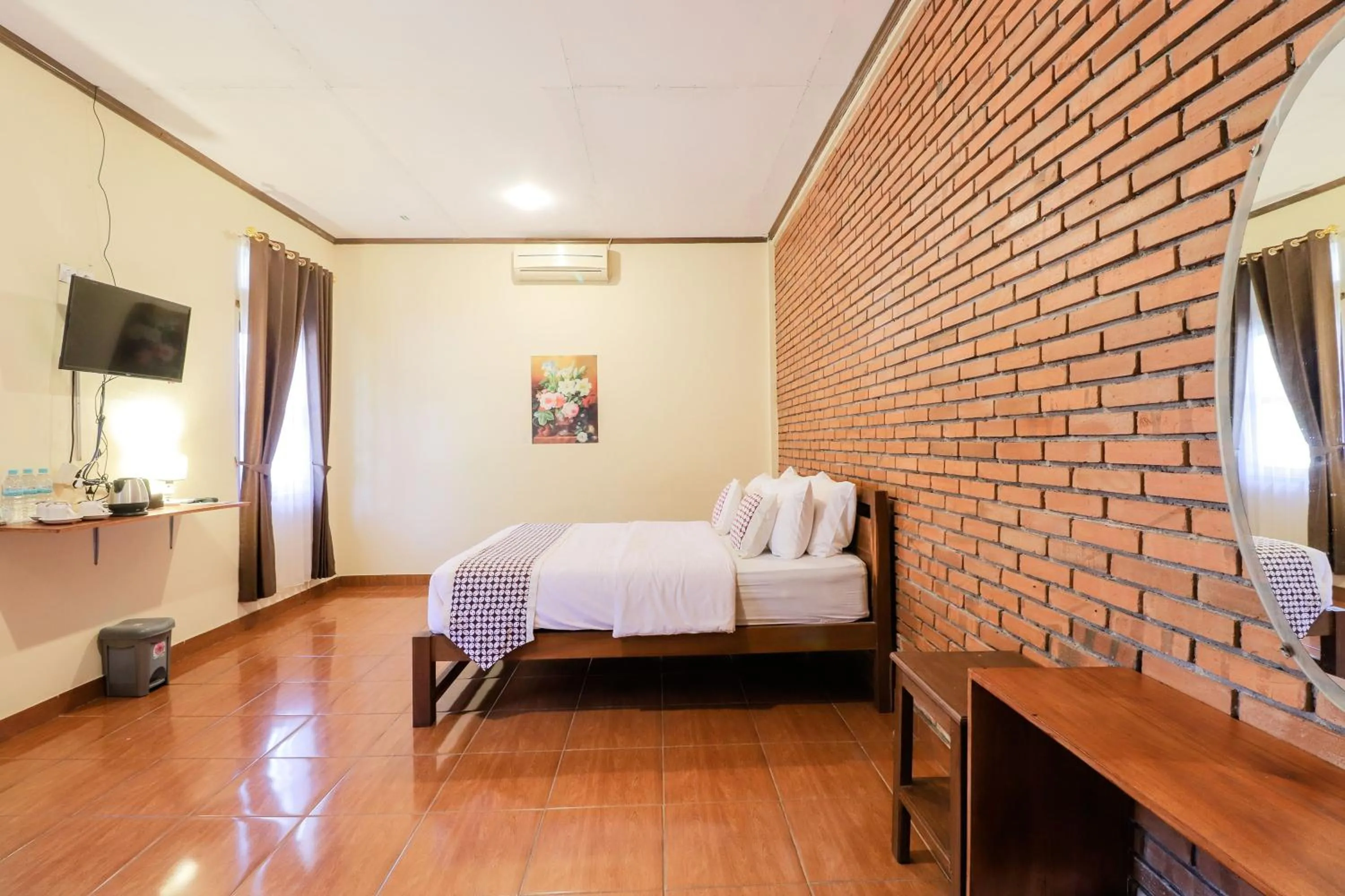 Bed in Hotel Ndalem Ayem Syariah