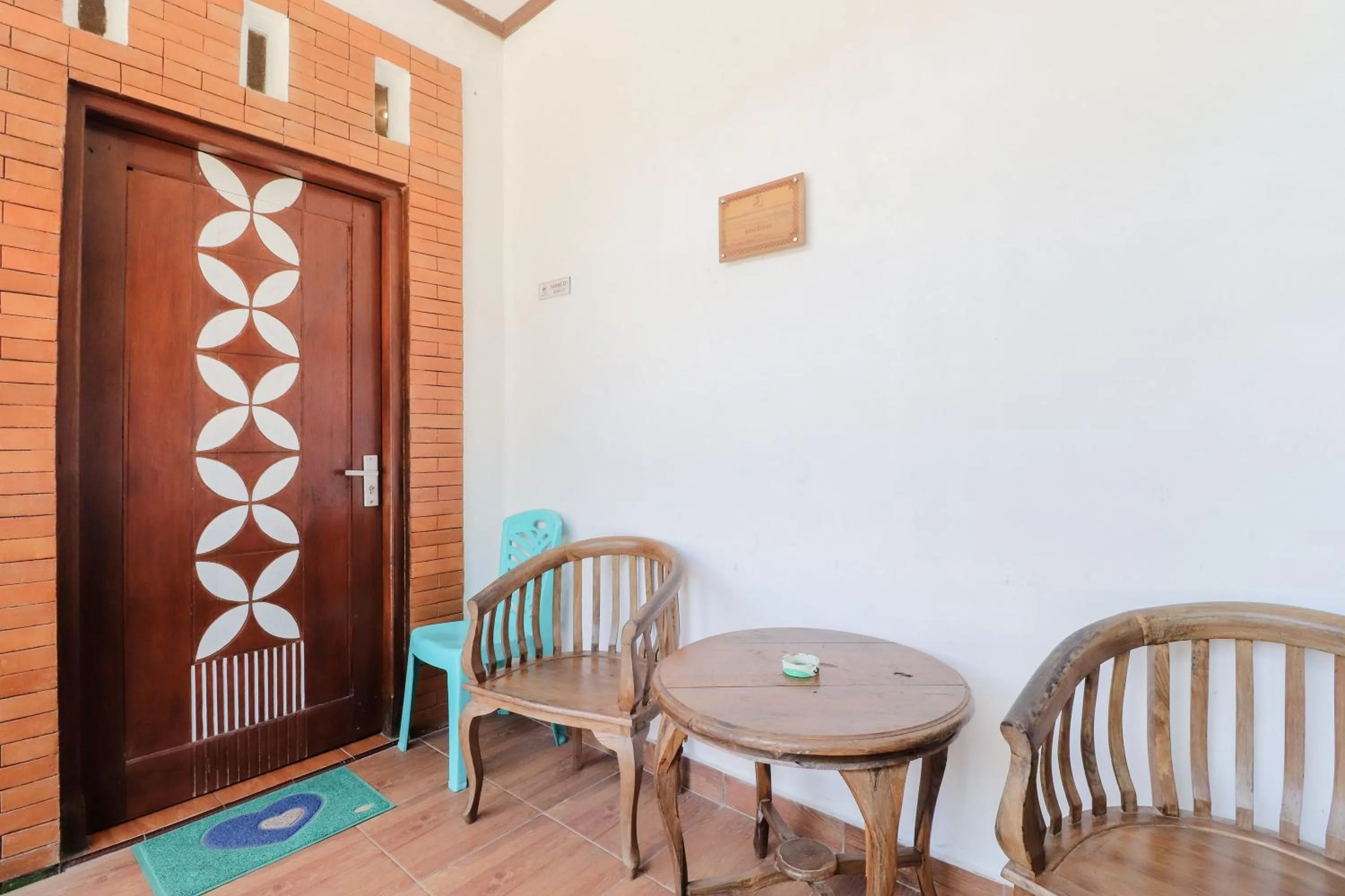 Living room in Hotel Ndalem Ayem Syariah