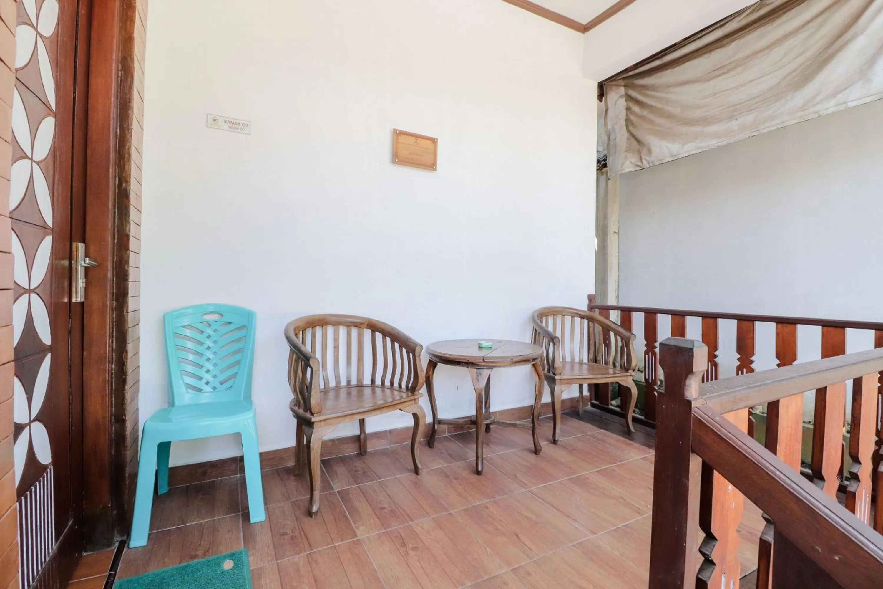 Seating area in Hotel Ndalem Ayem Syariah