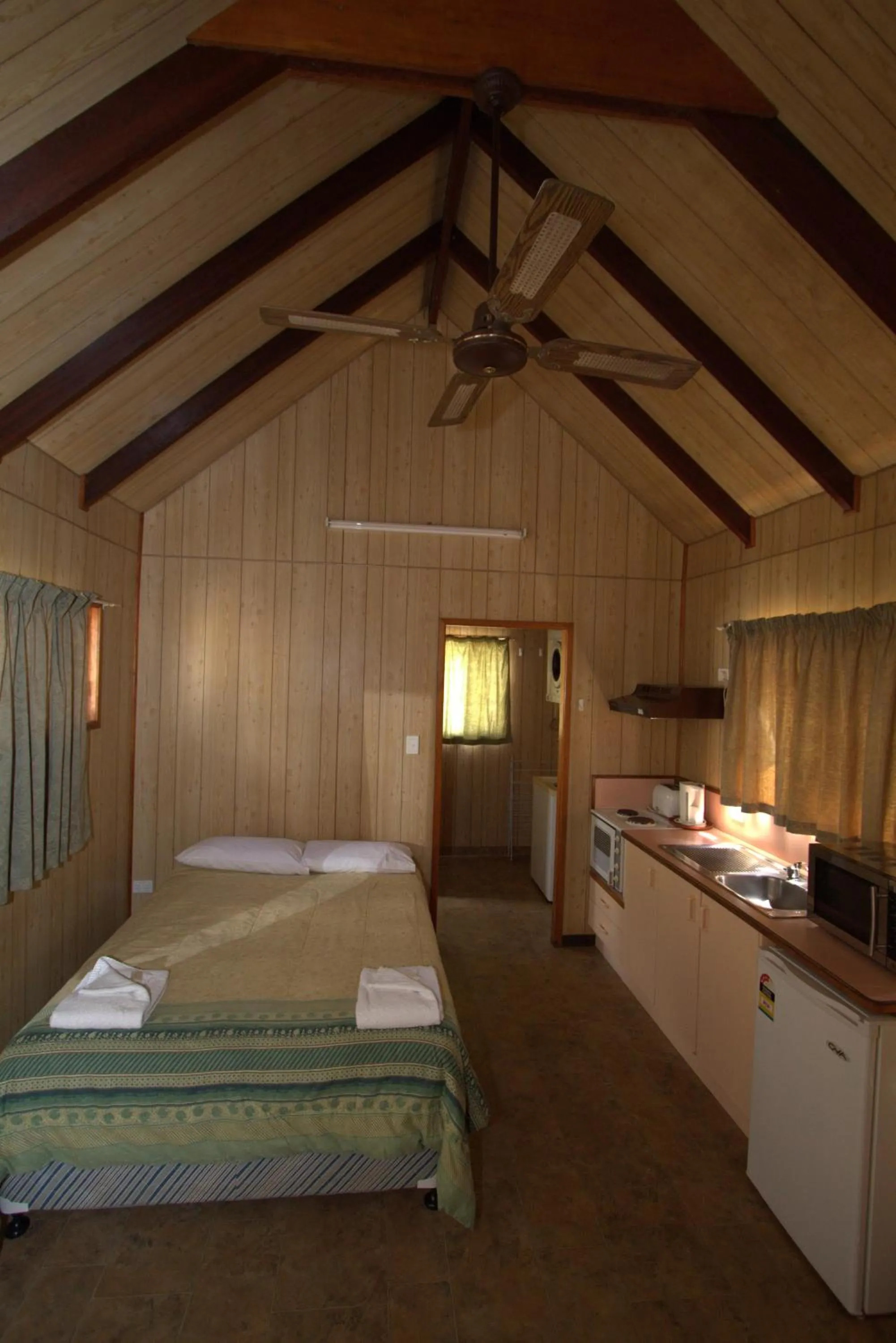 Photo of the whole room, Bed in Central Tourist Park