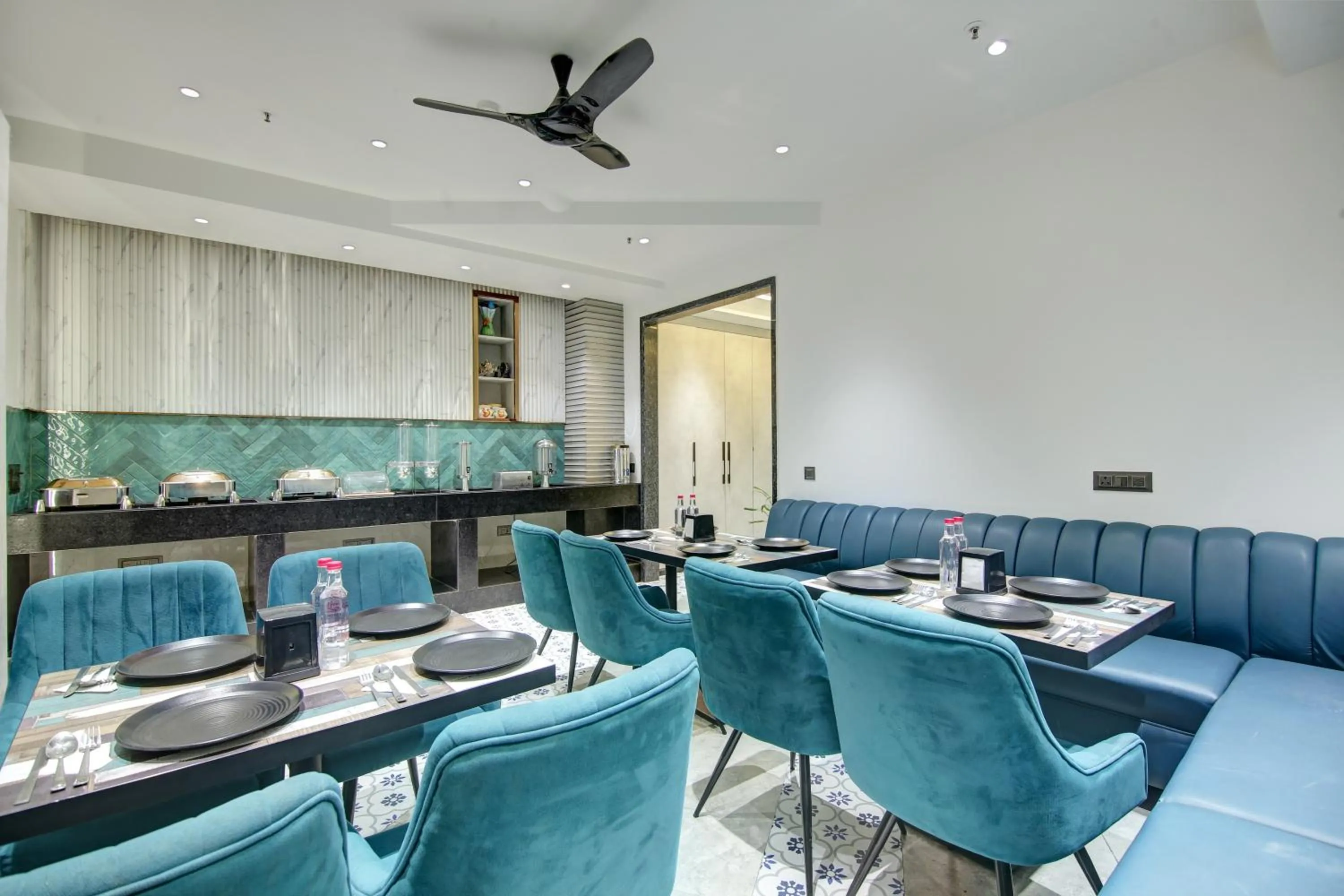 HOTEL UPTOWN with Luxury Restaurant & Rooftop Near Connaught Place, New Delhi City Centre