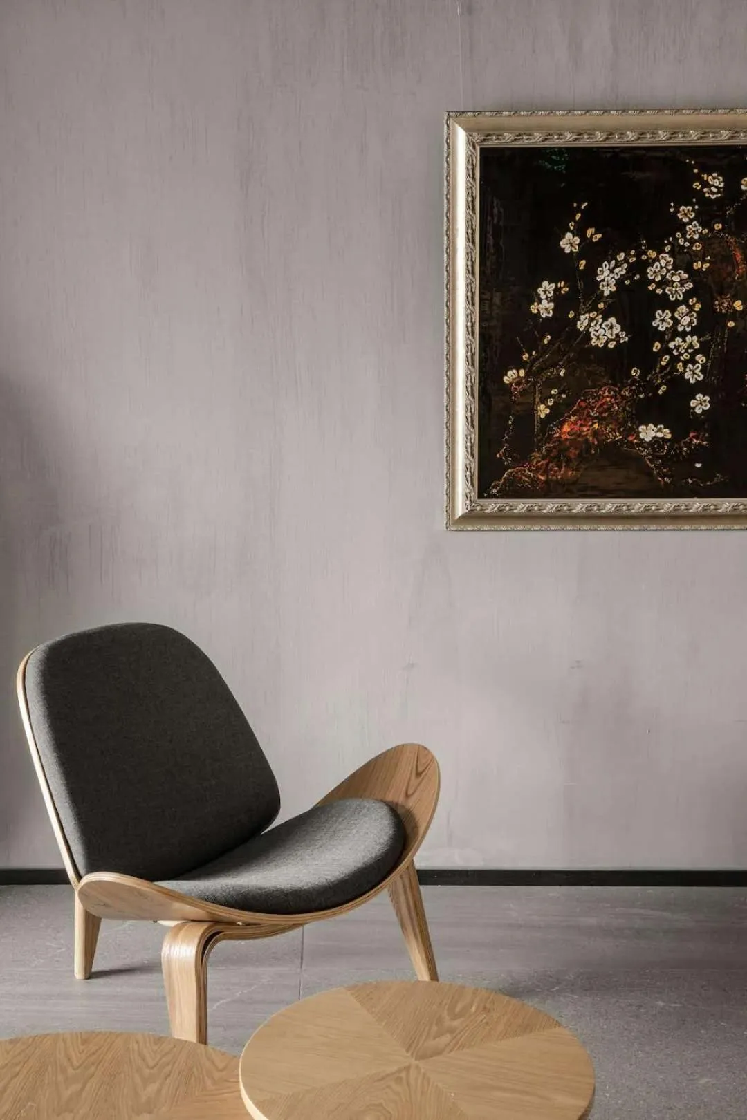 Seating area in Guangzhou Shug Art Hotel