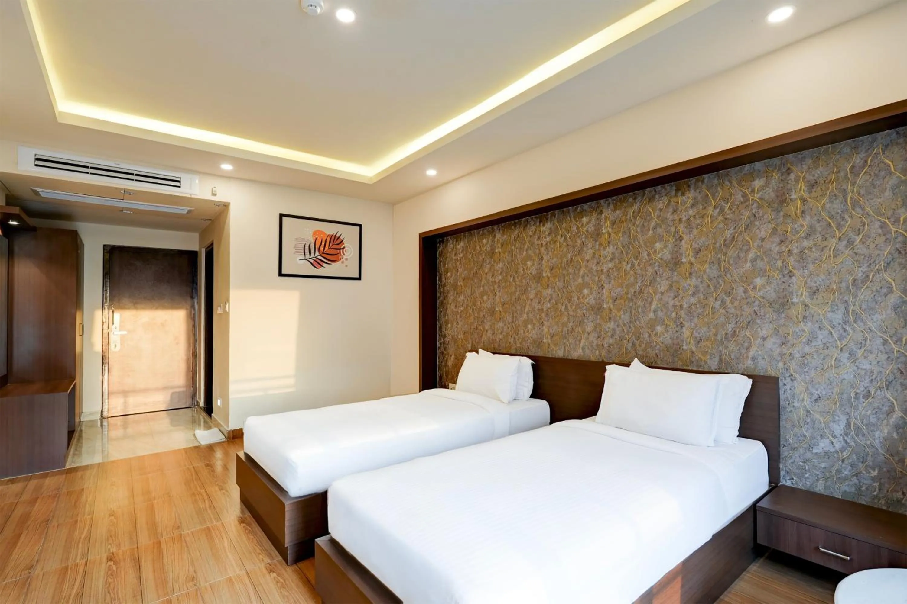 Bedroom, Bed in Super Townhouse Oak Mahadevapura Opposite Phoenix Mall Formerly Grand Wilton Inn