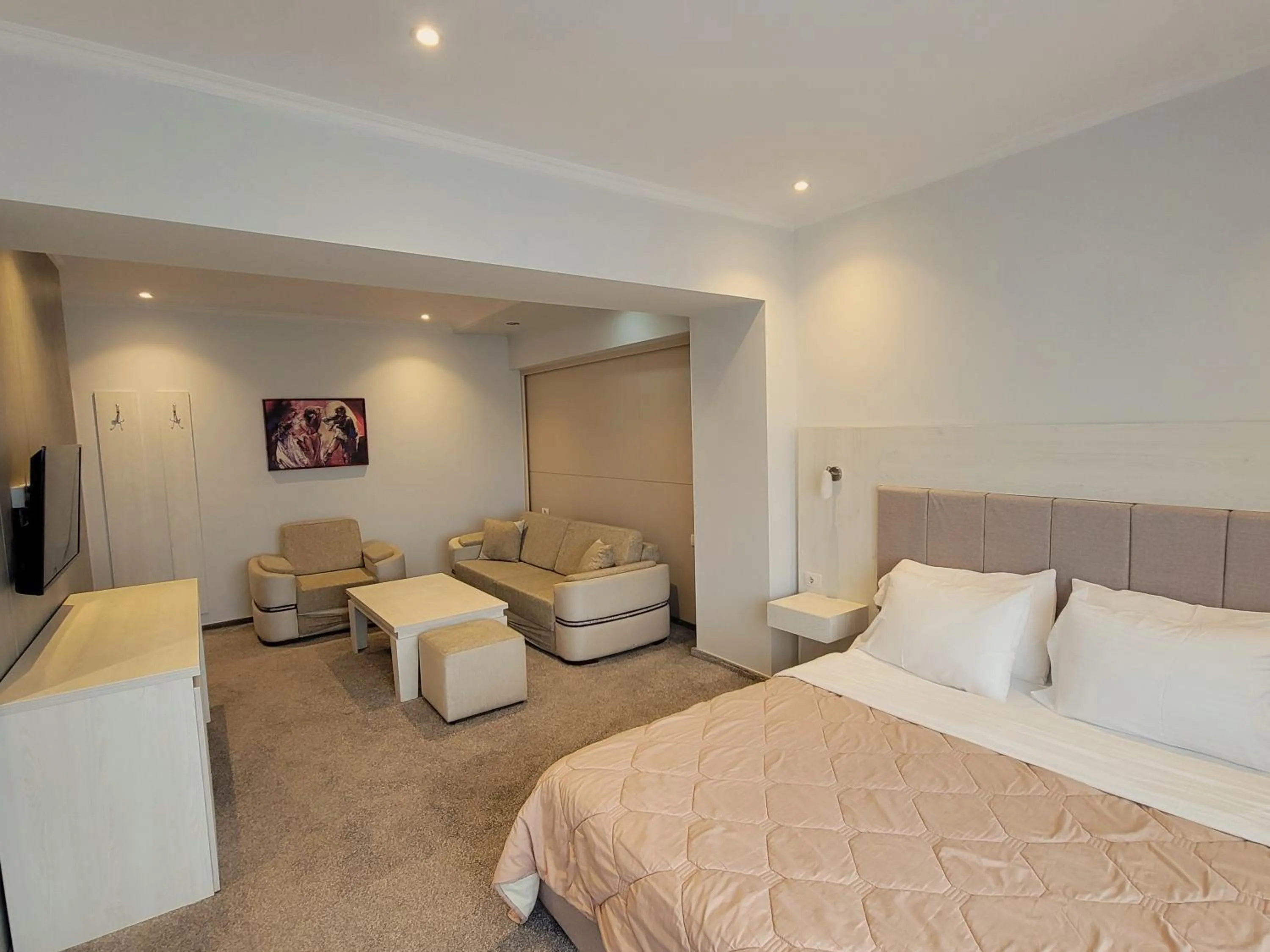 Bed in Hotel Enkelana