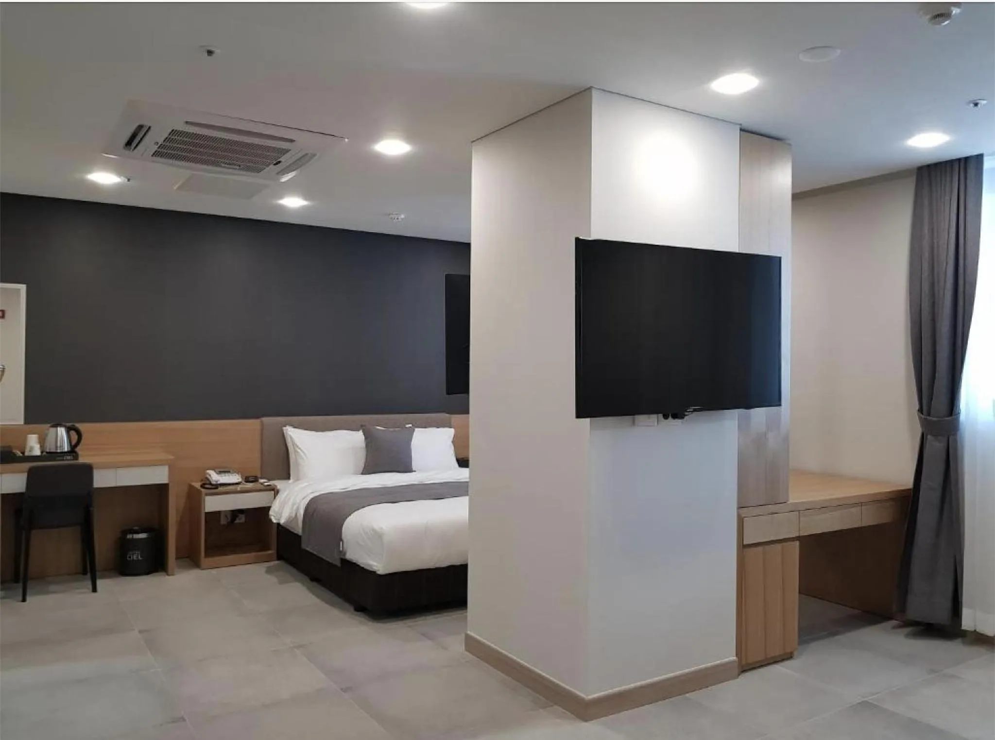 Photo of the whole room, Bed in Hotel Ciel Dongtan