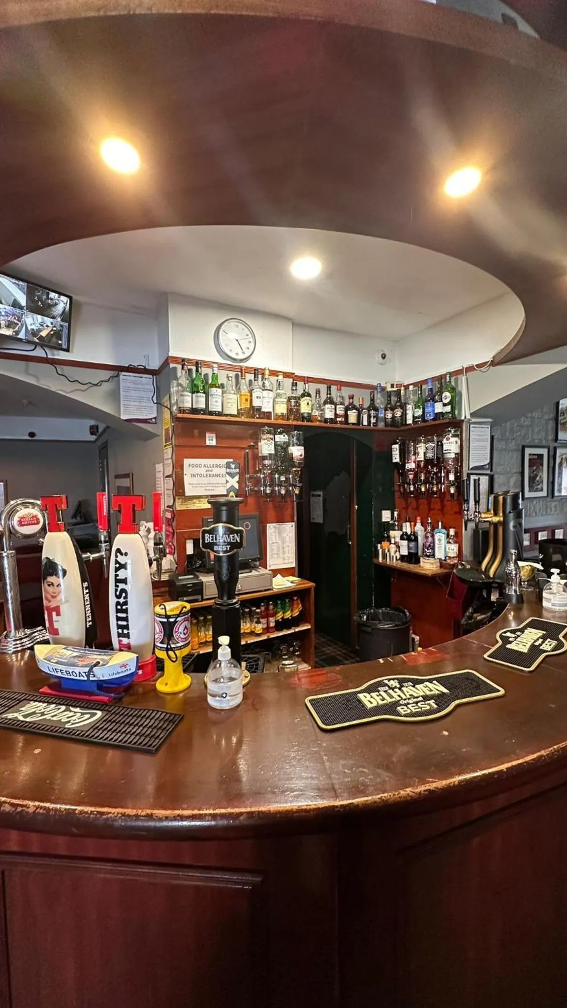 Lounge or bar in The Bruce Hotel