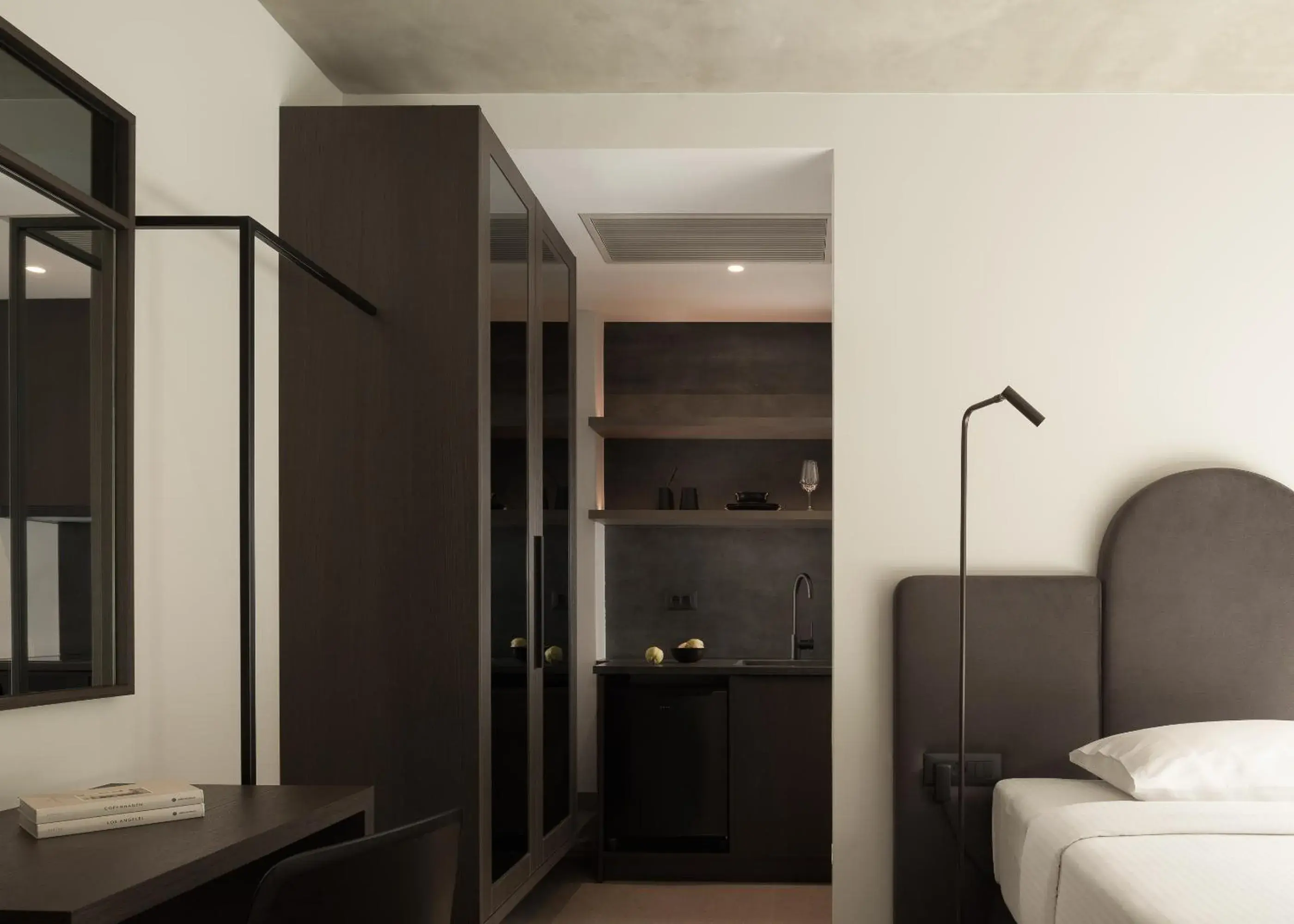 Bed in Pleiades Urban Stay by Semavί Bed in Pleiades Urban Stay by Semavί