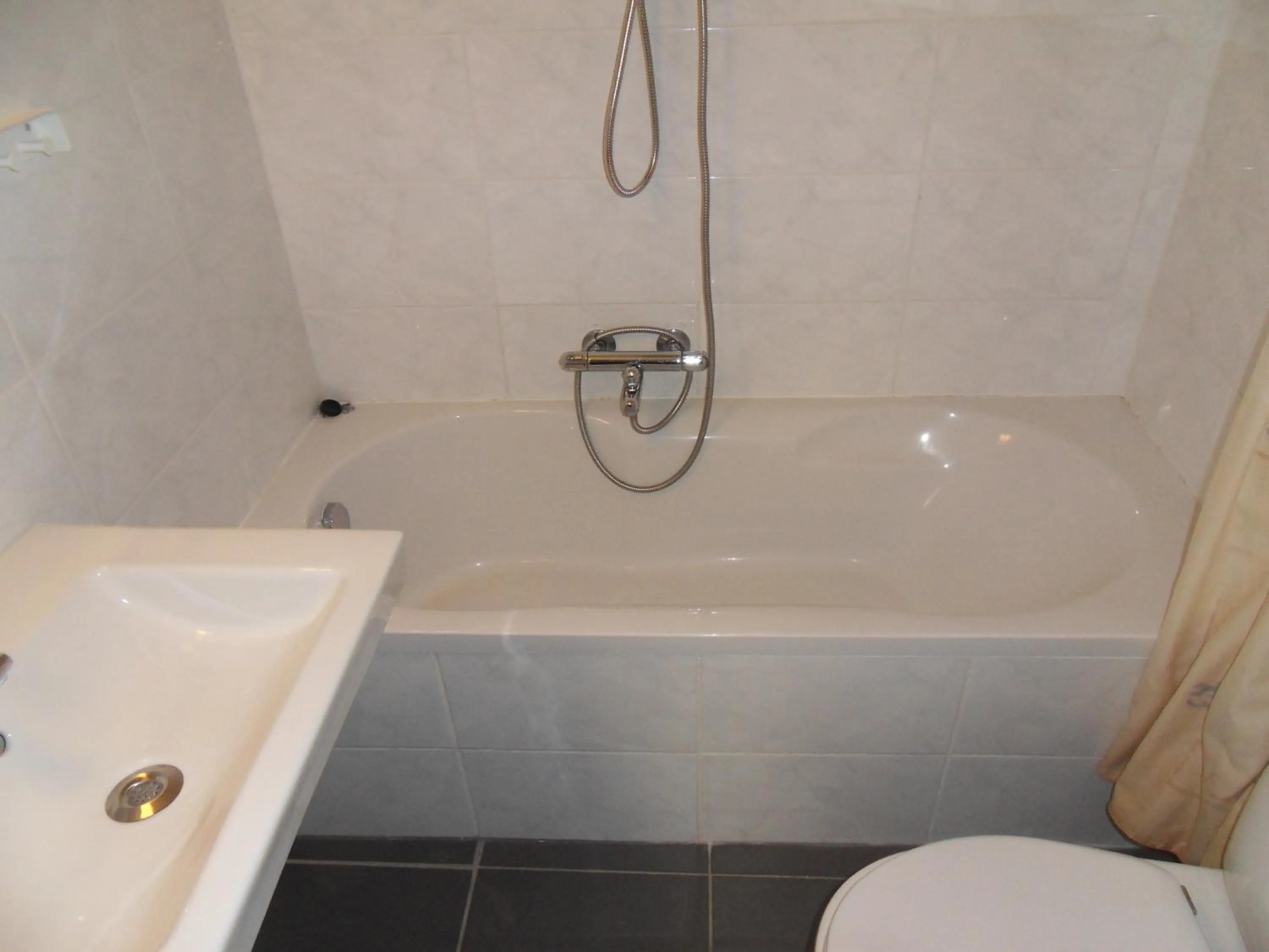 Bathroom in Hotel Montagna Delmondo