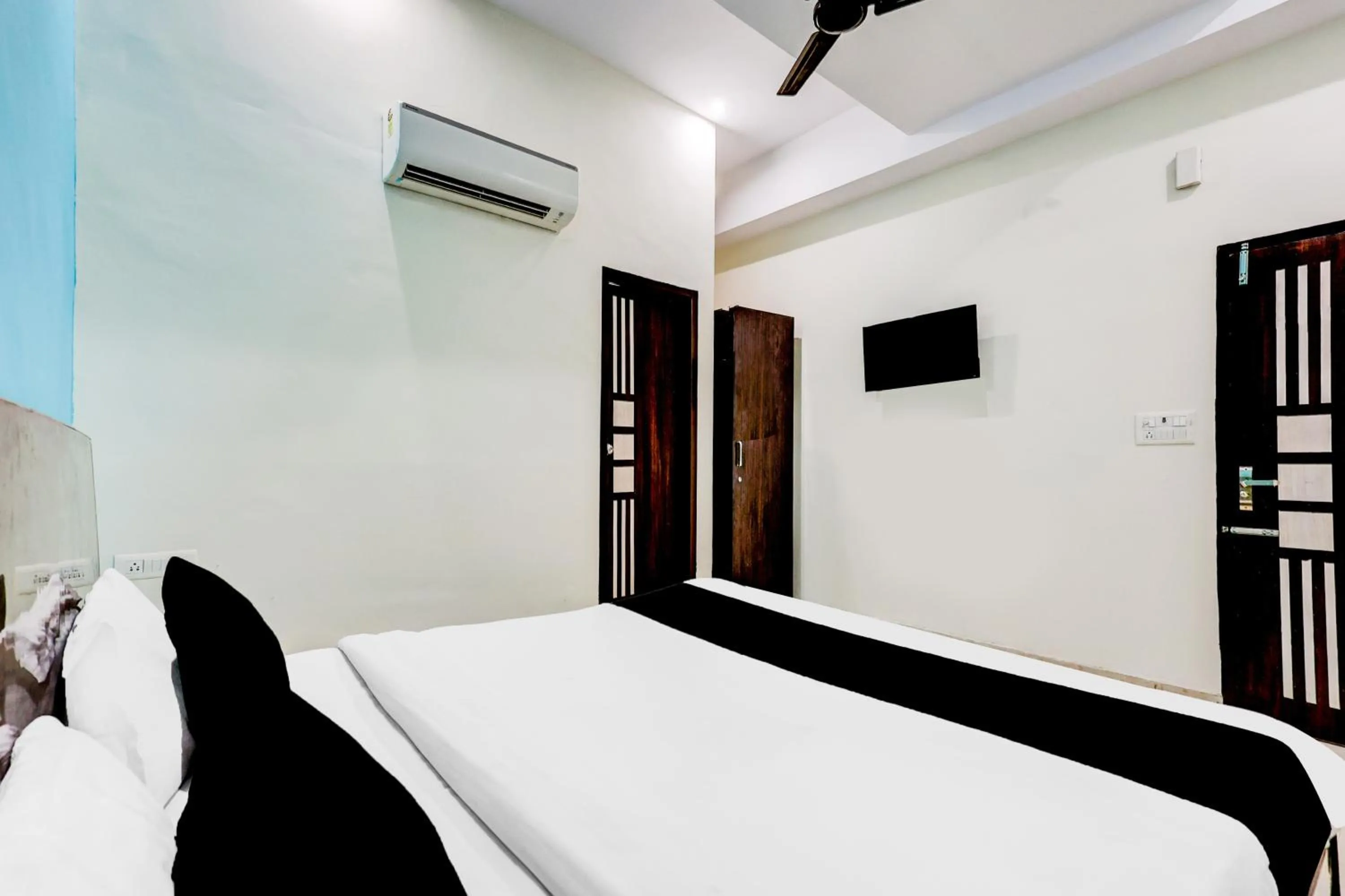 Bedroom, Bed in Hotel O The Star Guest House