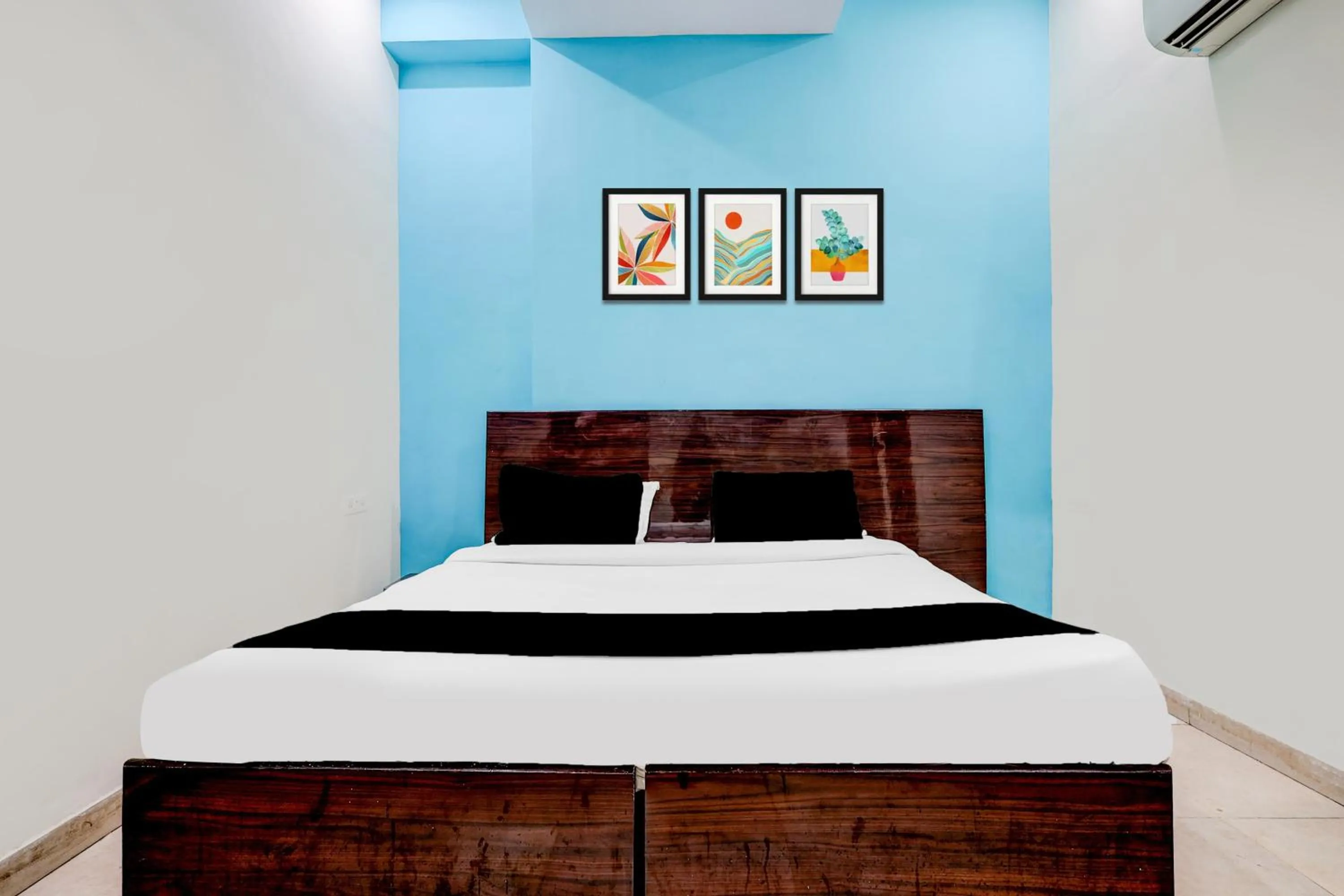 Bedroom, Bed in Hotel O The Star Guest House