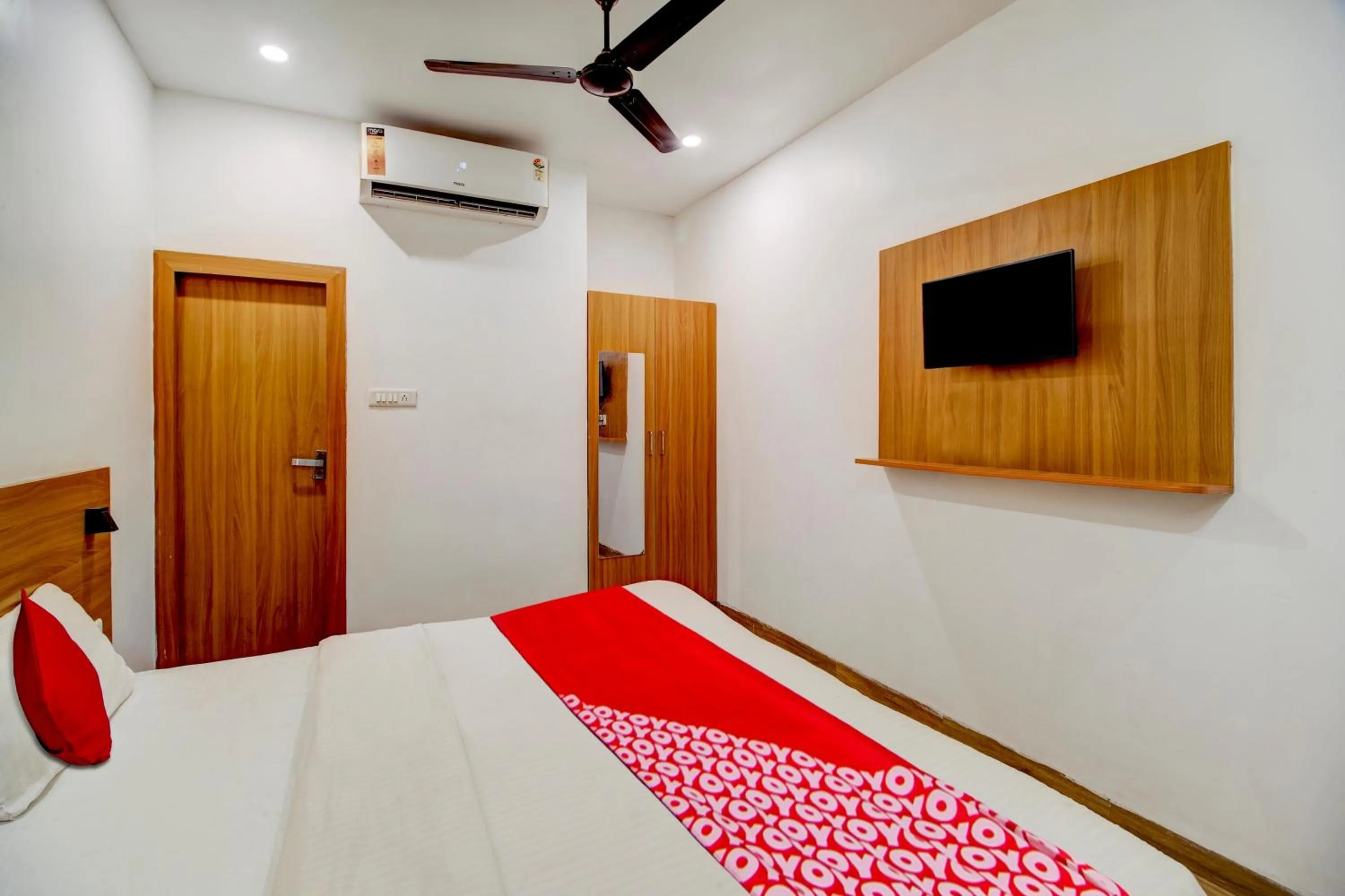 Bedroom, Bed in Hotel O Hill View Residency near ACA Stadium