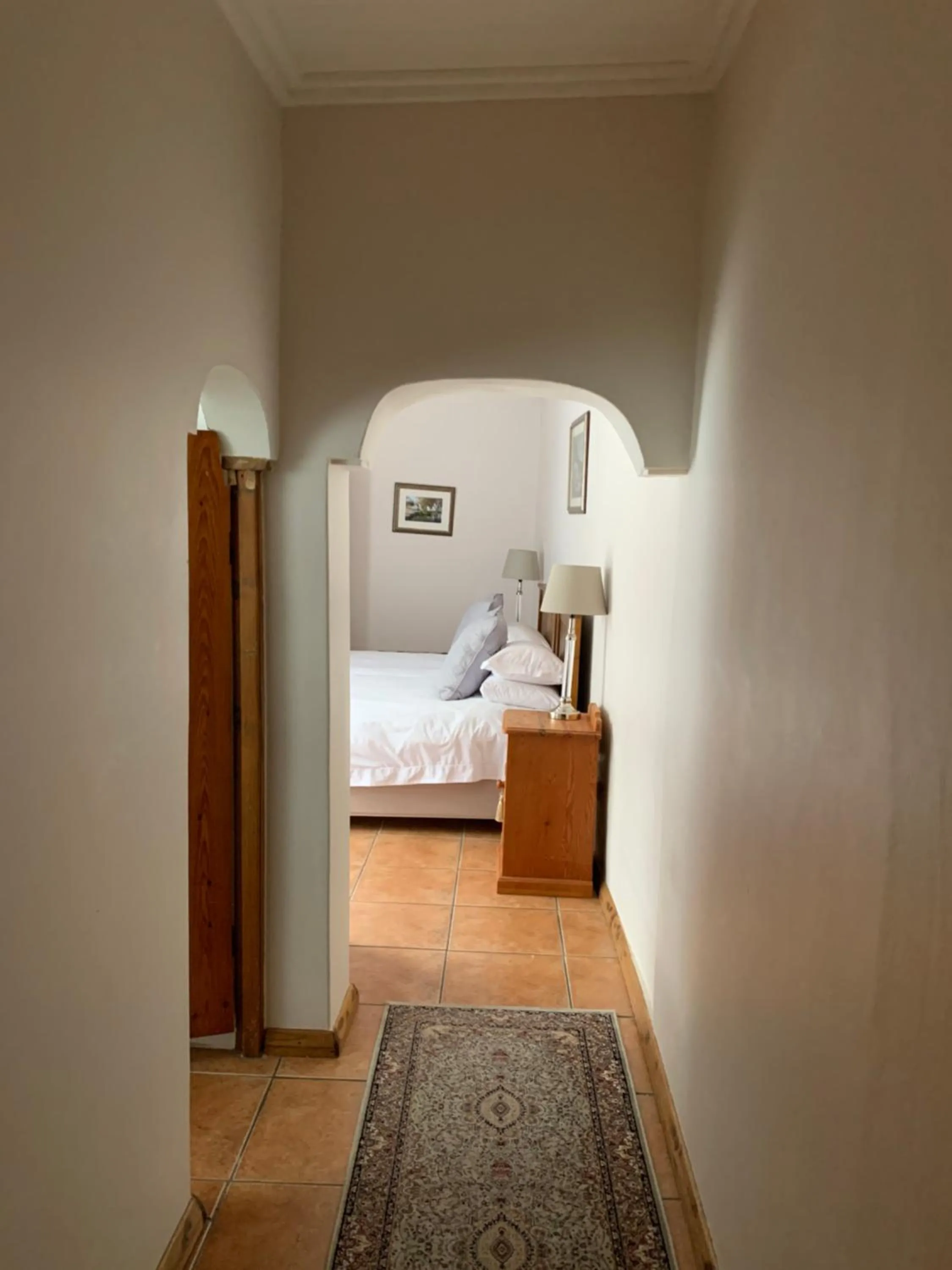 Swimming pool, Bed in Avenues Guest House