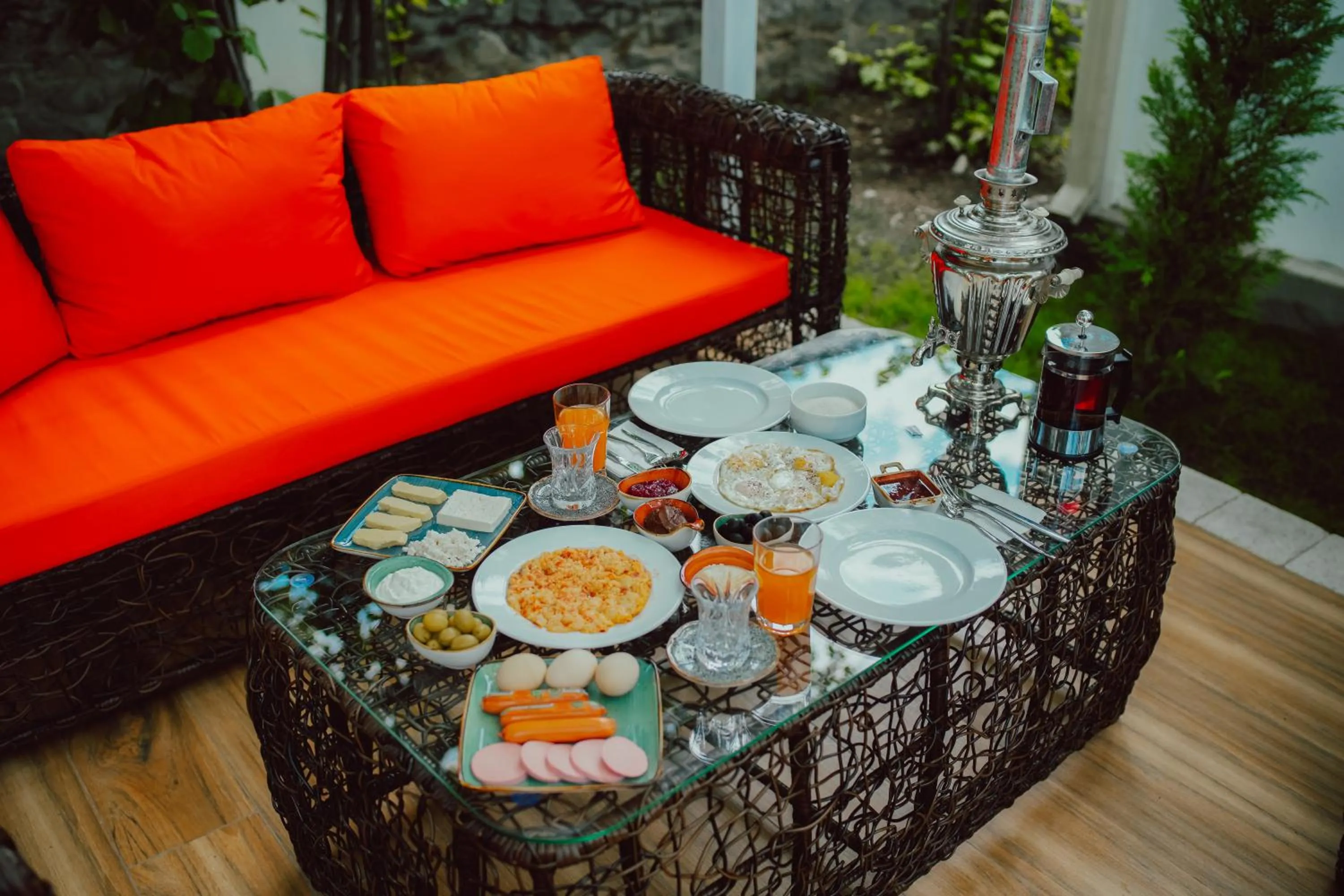 Breakfast in LakeSide Hotel & Spa