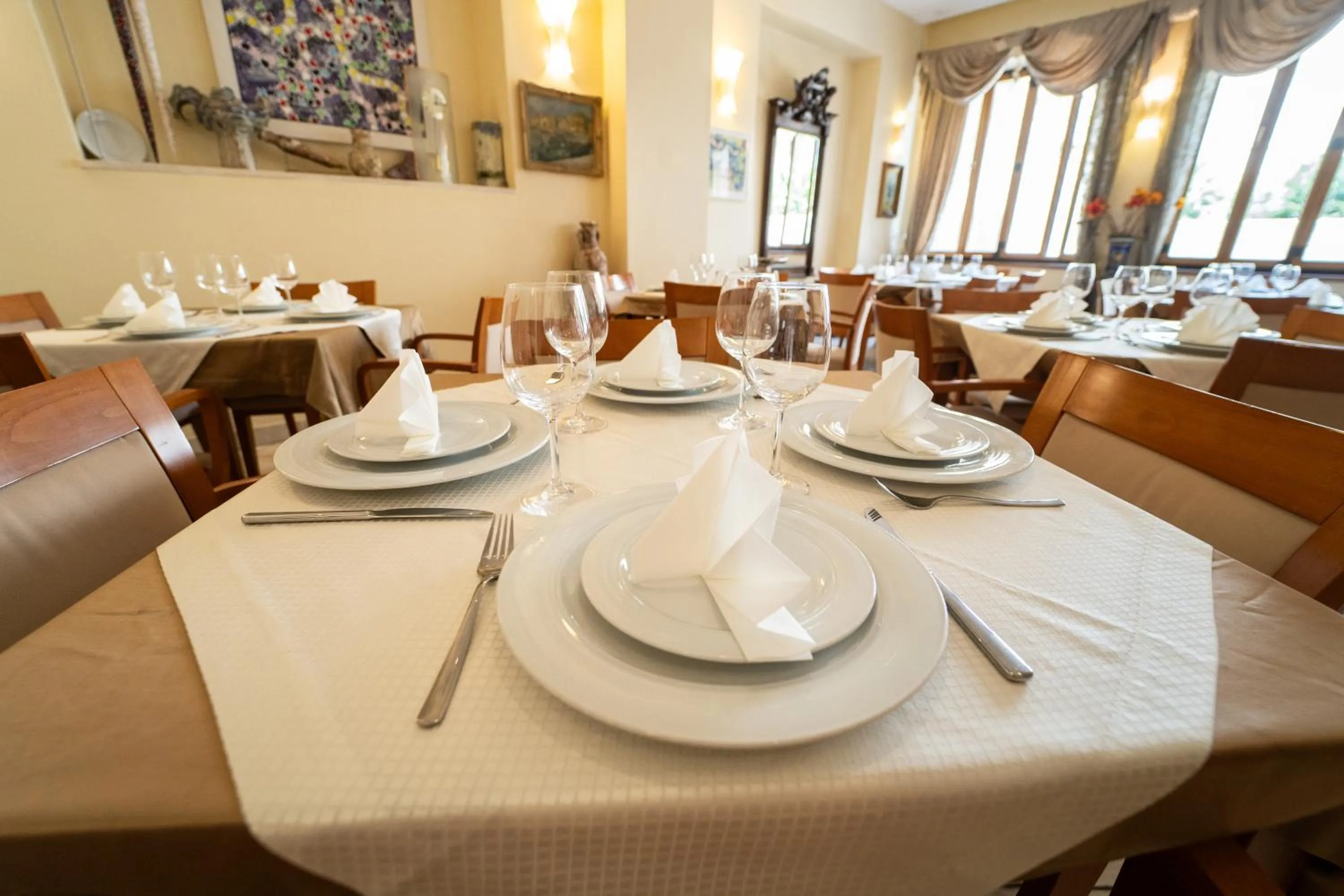 Restaurant/places to eat in Hotel Peristil