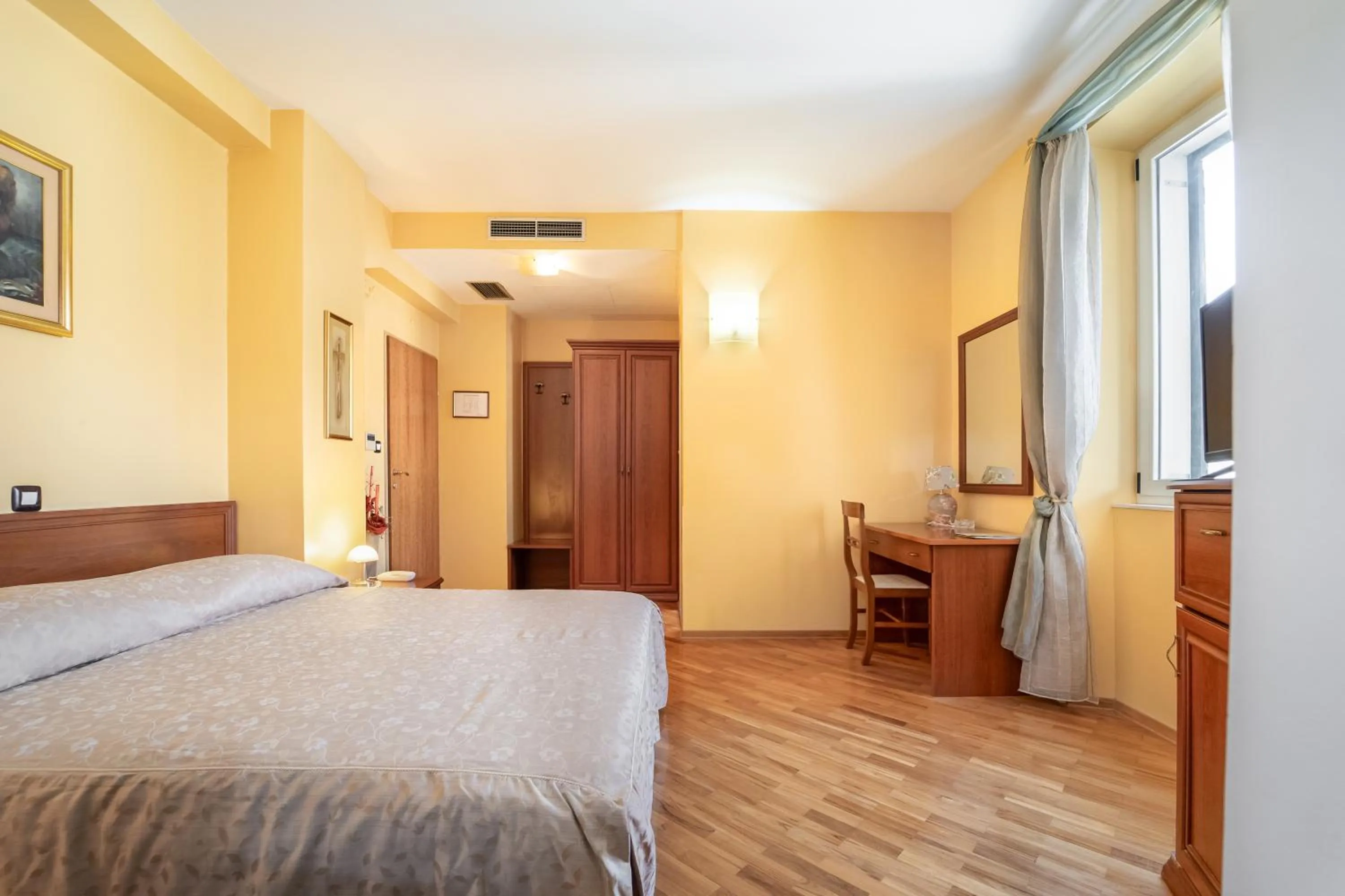 Bed in Hotel Peristil