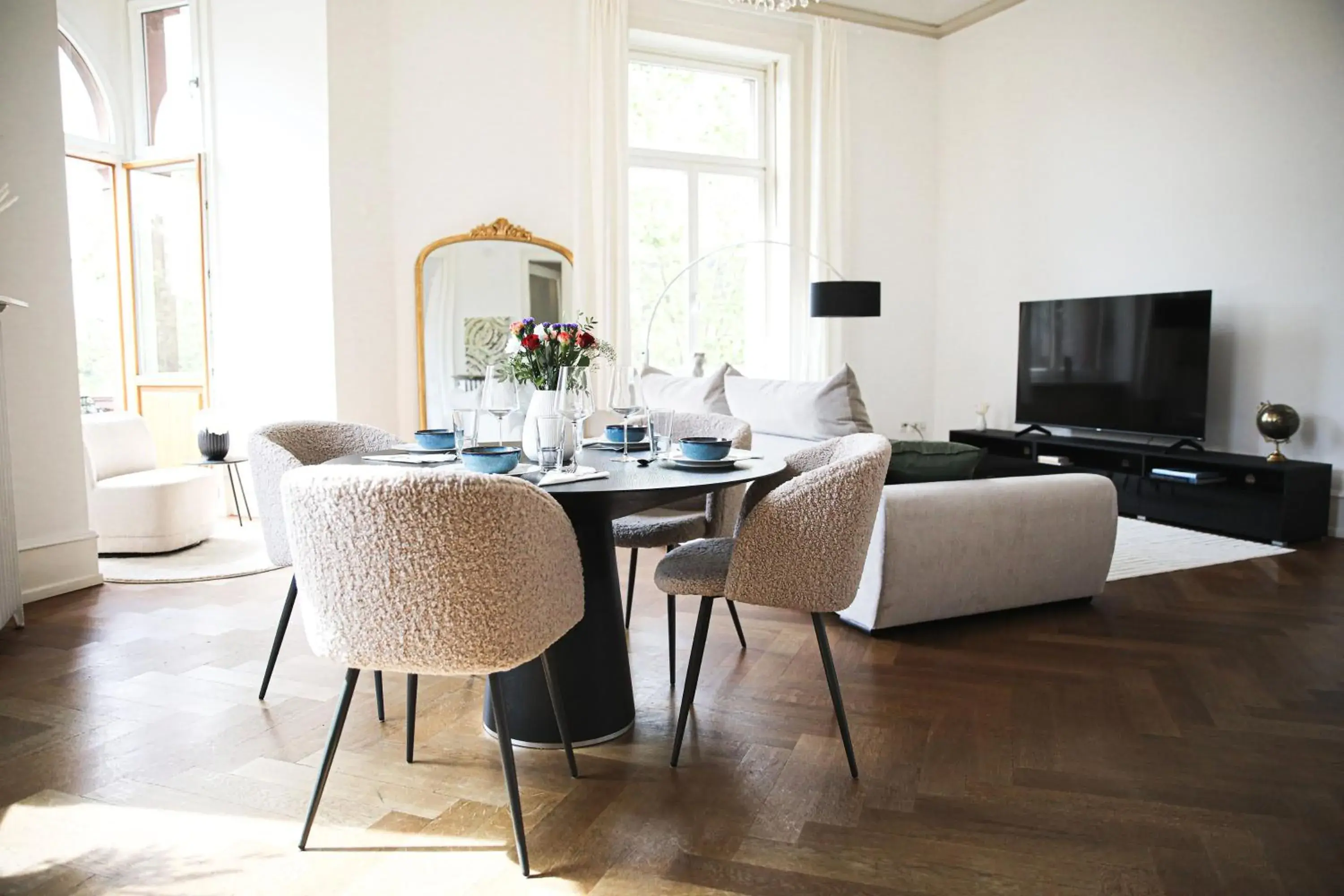 Palais Passy~Design Suite mit Ausblick im Zentrum Palais Passy~Design Suite mit Ausblick im Zentrum