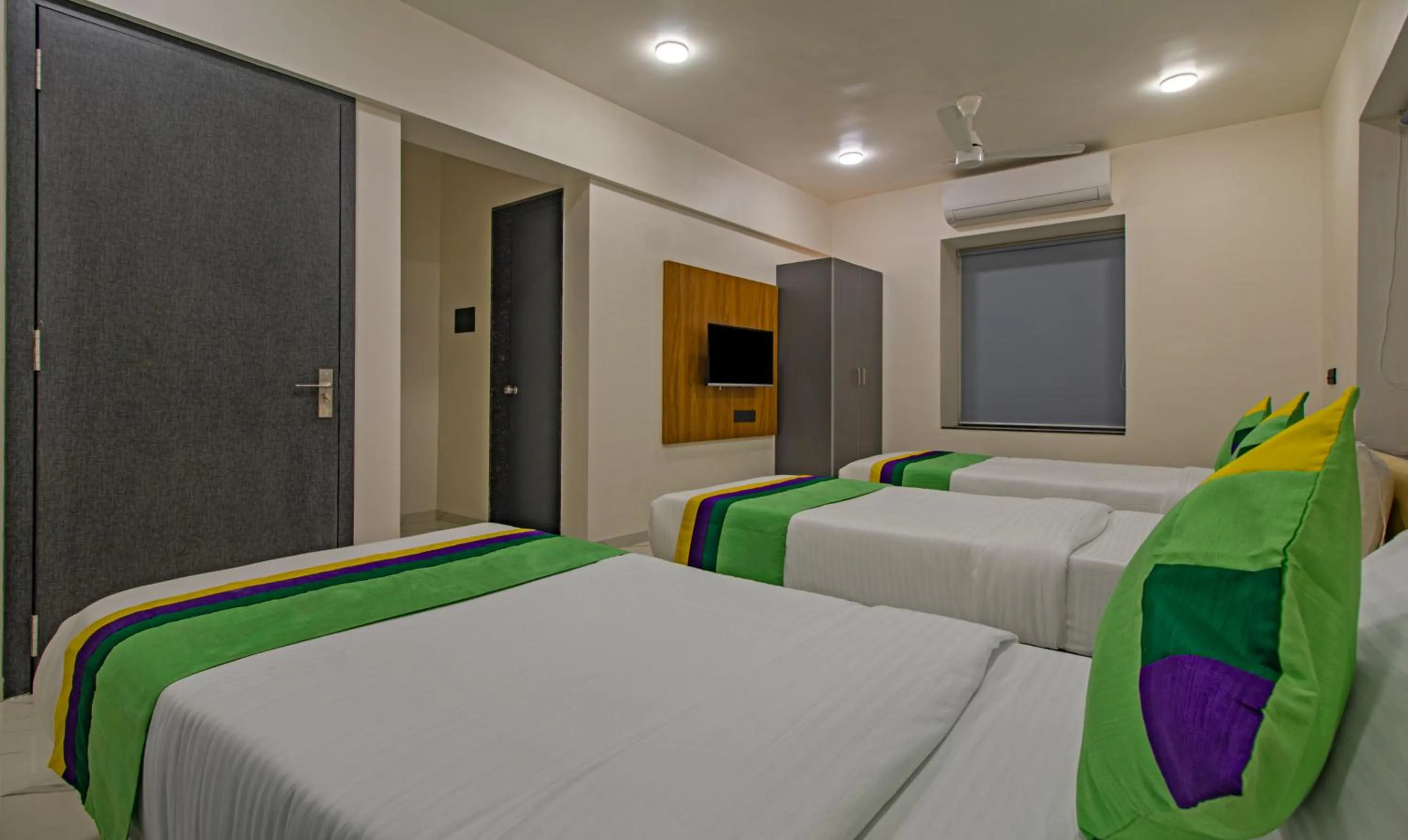 Bedroom, Bed in Treebo Atithi Comforts Inn