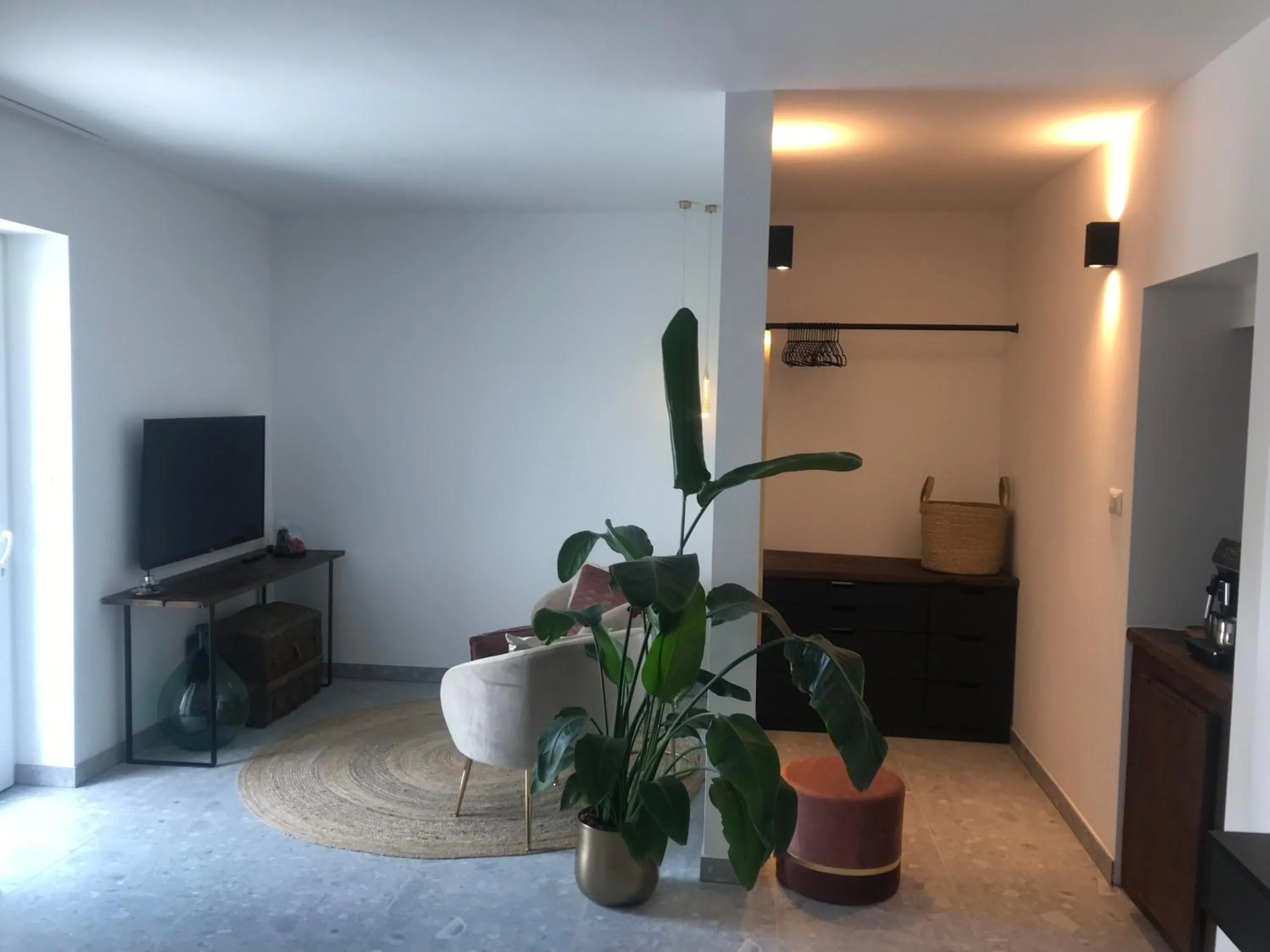 Evening entertainment in Sotto La Vigna Charm Stay Adult only vacation Balcony suite