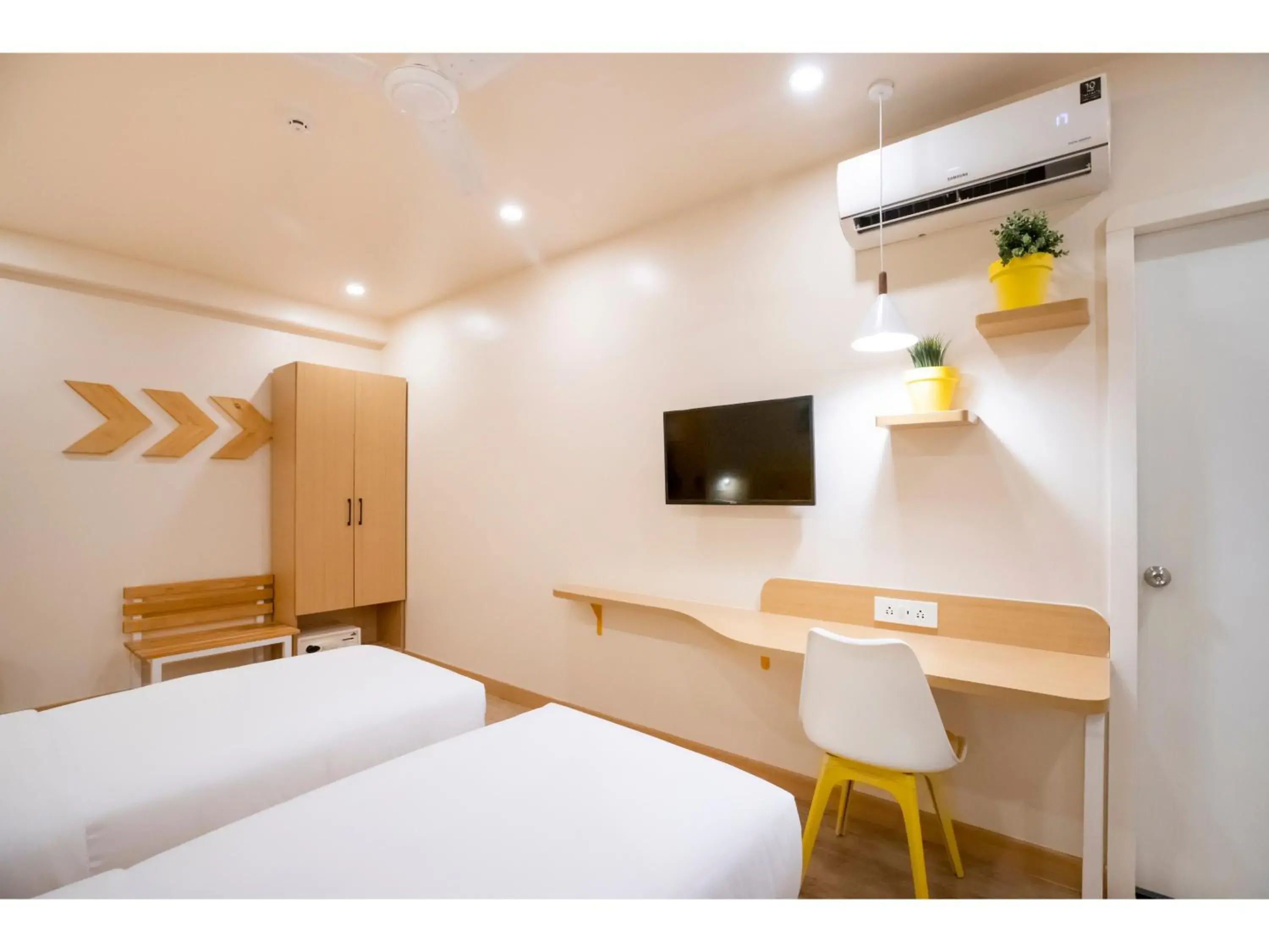 Bed in Bloom Hotel - HSR Club Bed in Bloom Hotel - HSR Club