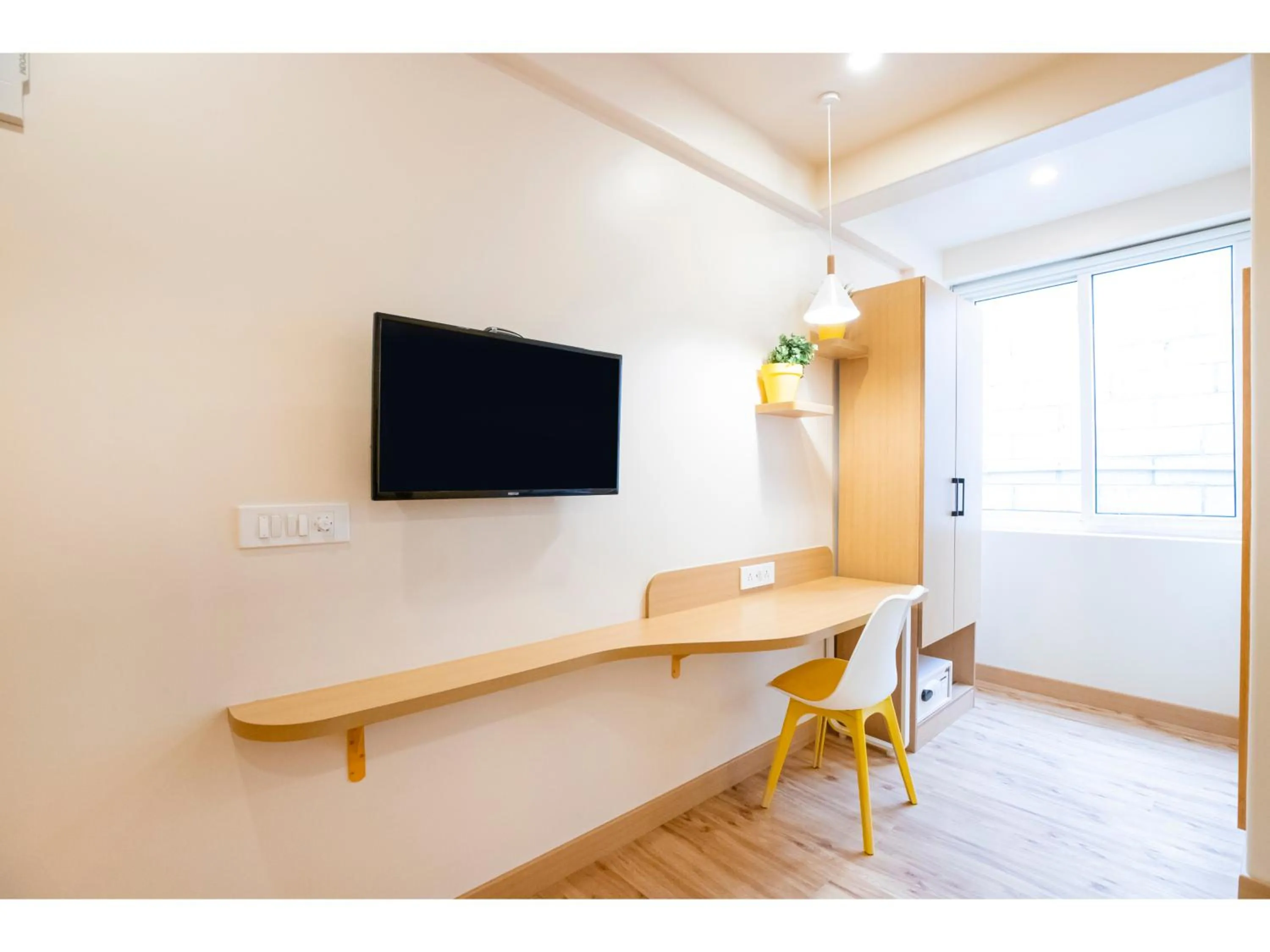 Bedroom in Bloom Hotel - HSR Club