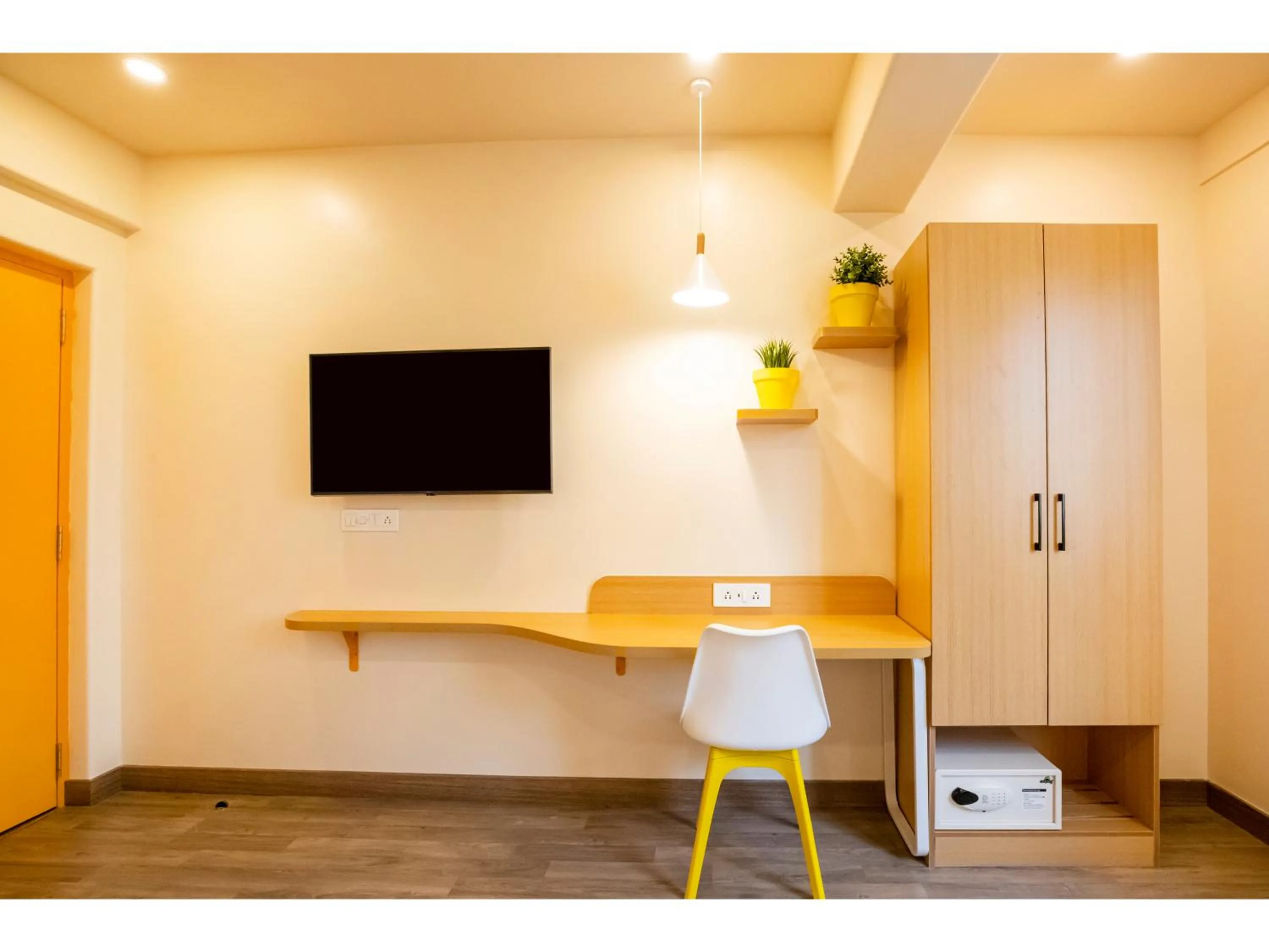 Bedroom in Bloom Hotel - HSR Club