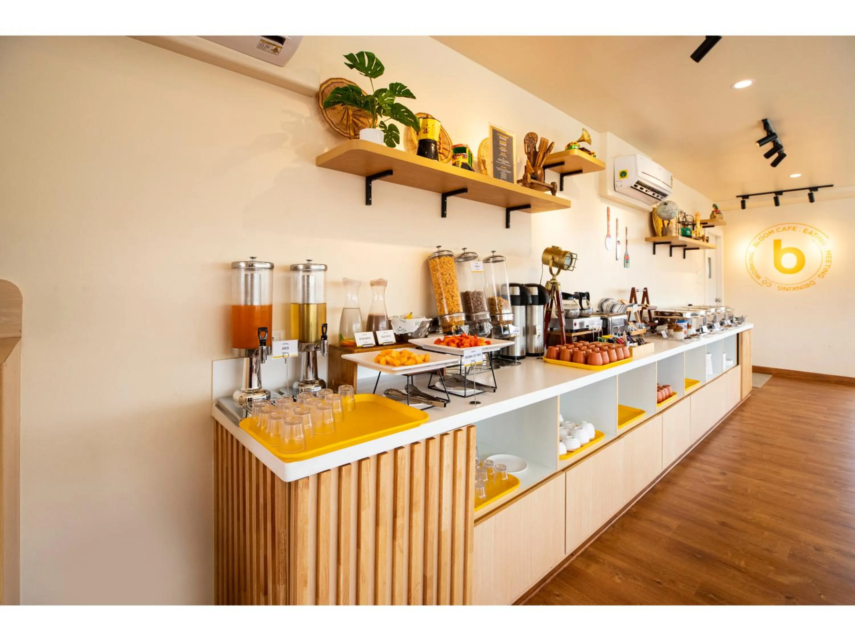 Restaurant/places to eat in Bloom Hotel - HSR Club