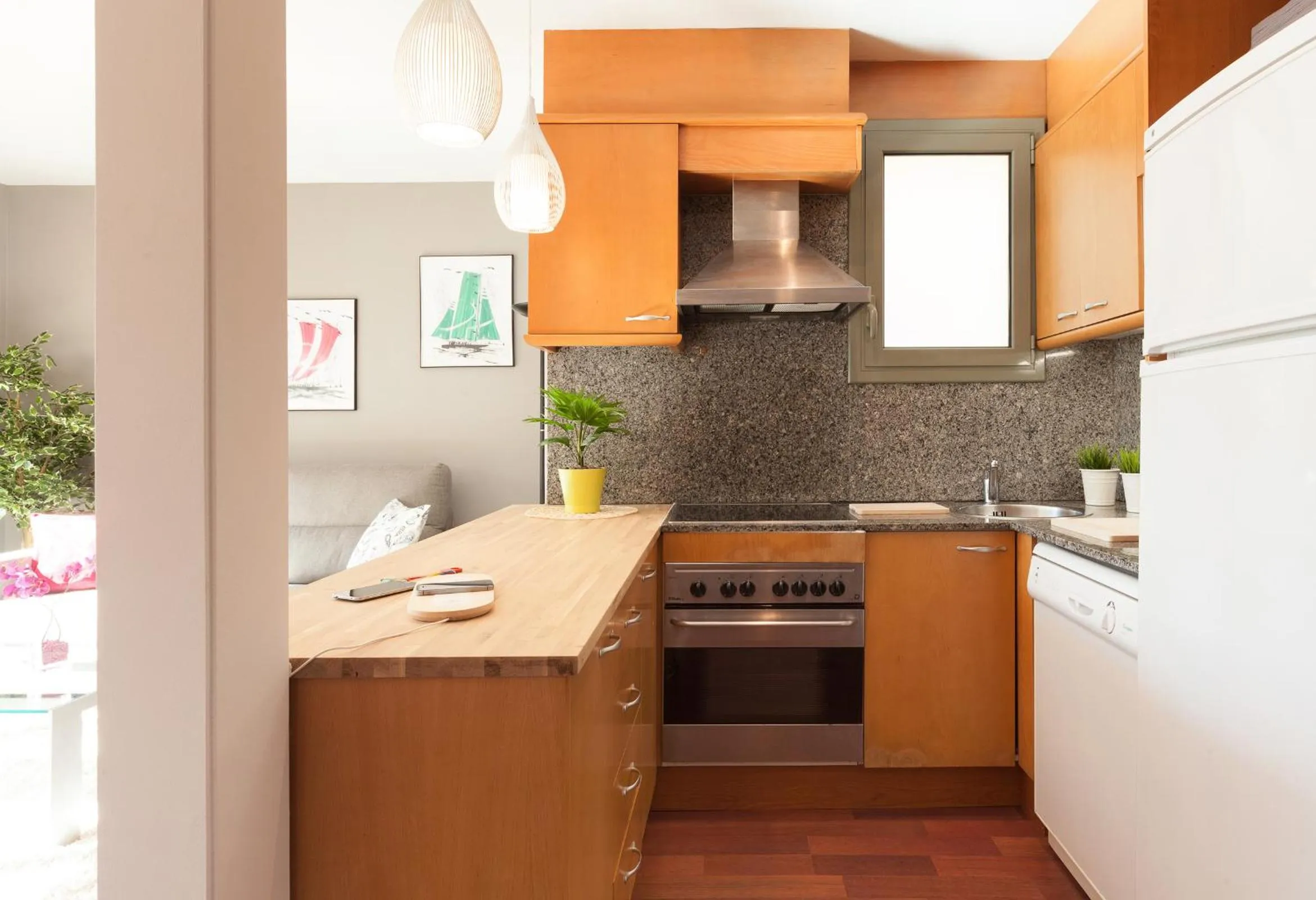 Coffee/tea facilities in LetsGo Paseo de Gracia