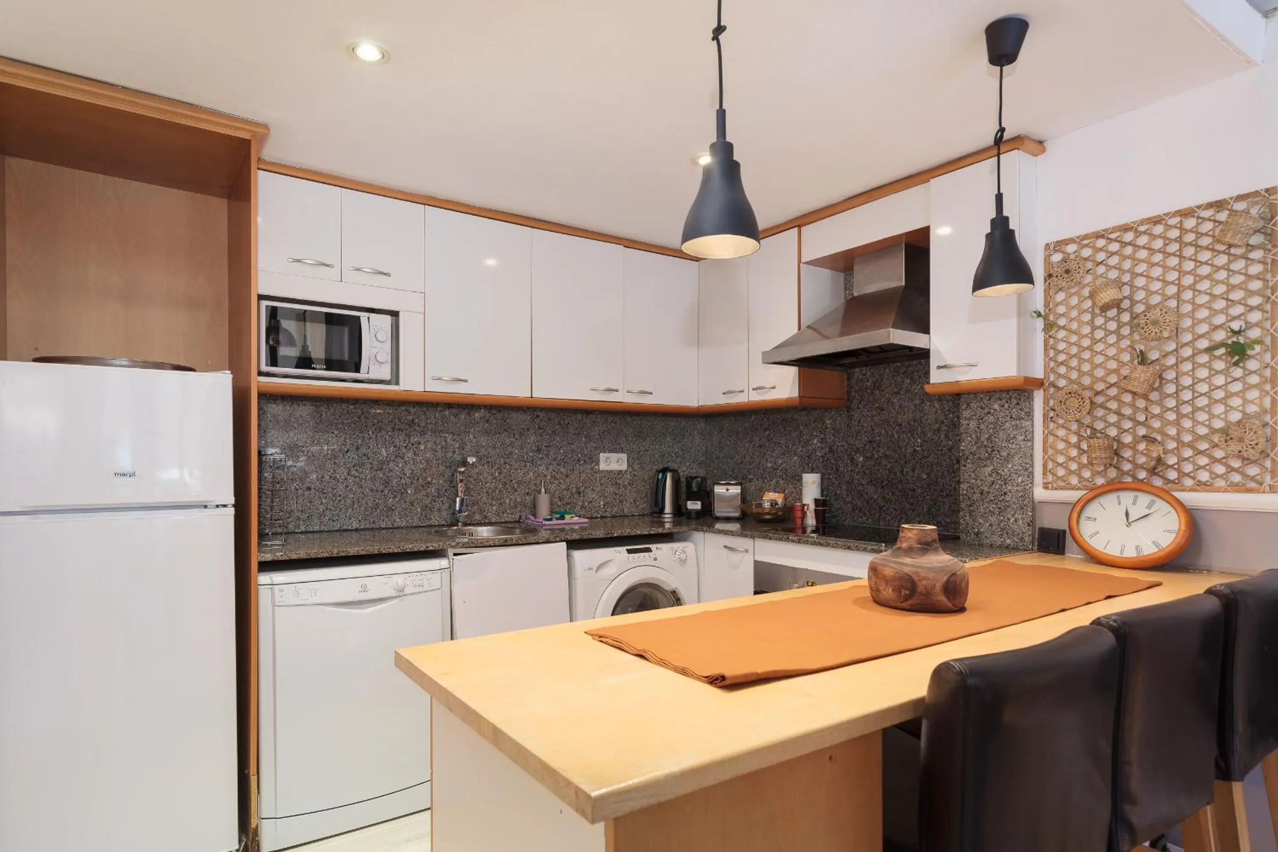 kitchen in LetsGo Paseo de Gracia