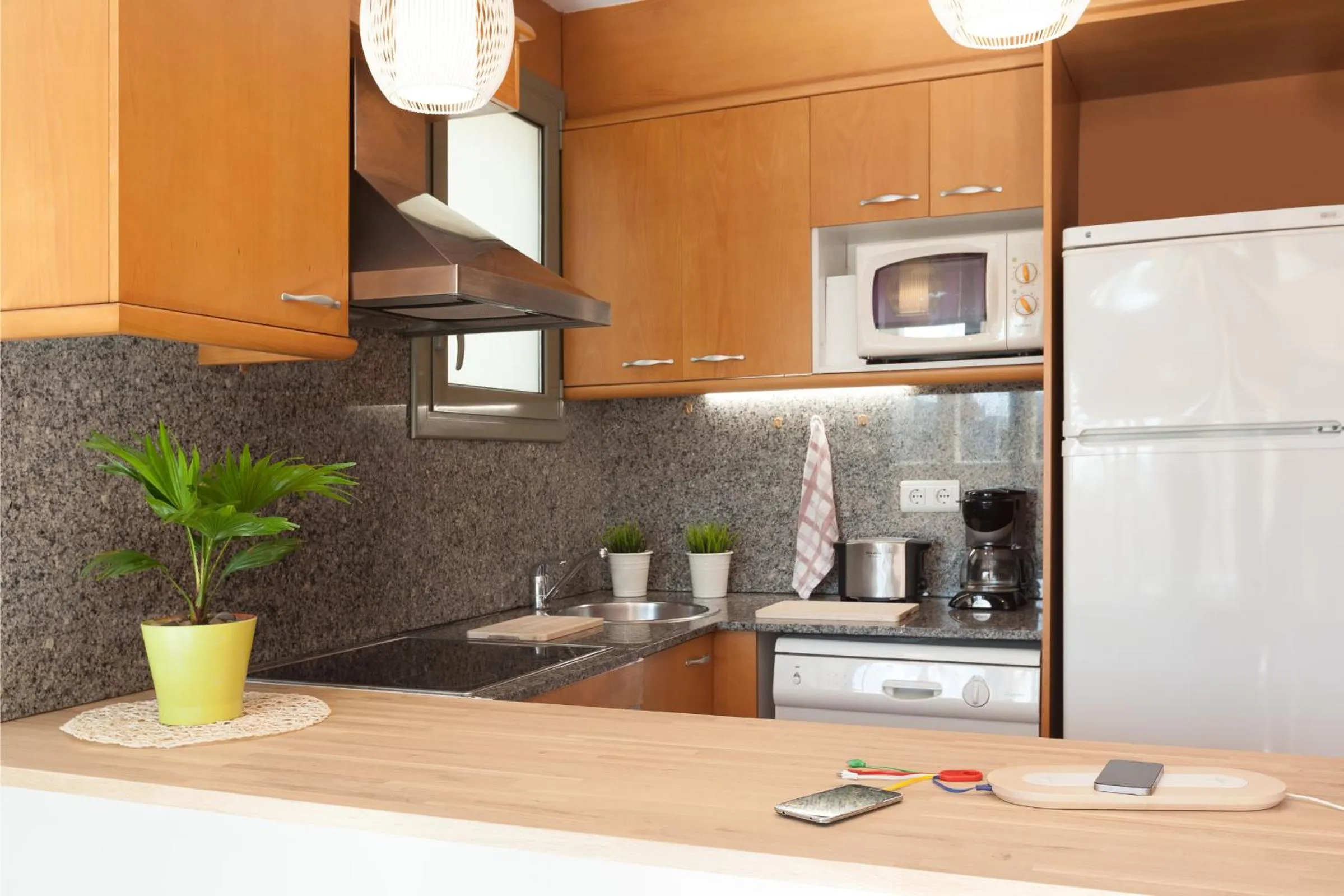 Coffee/tea facilities in LetsGo Paseo de Gracia