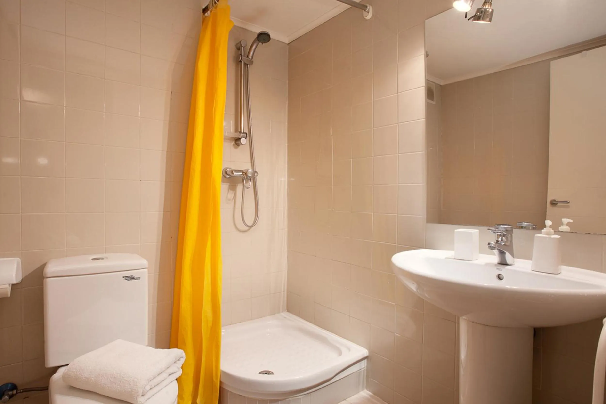 Bathroom in LetsGo Paseo de Gracia