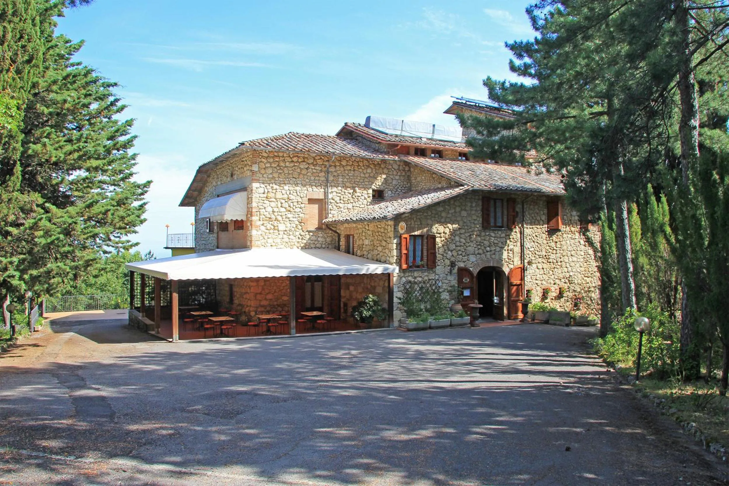 Facade/entrance in La Torre Ai Mari