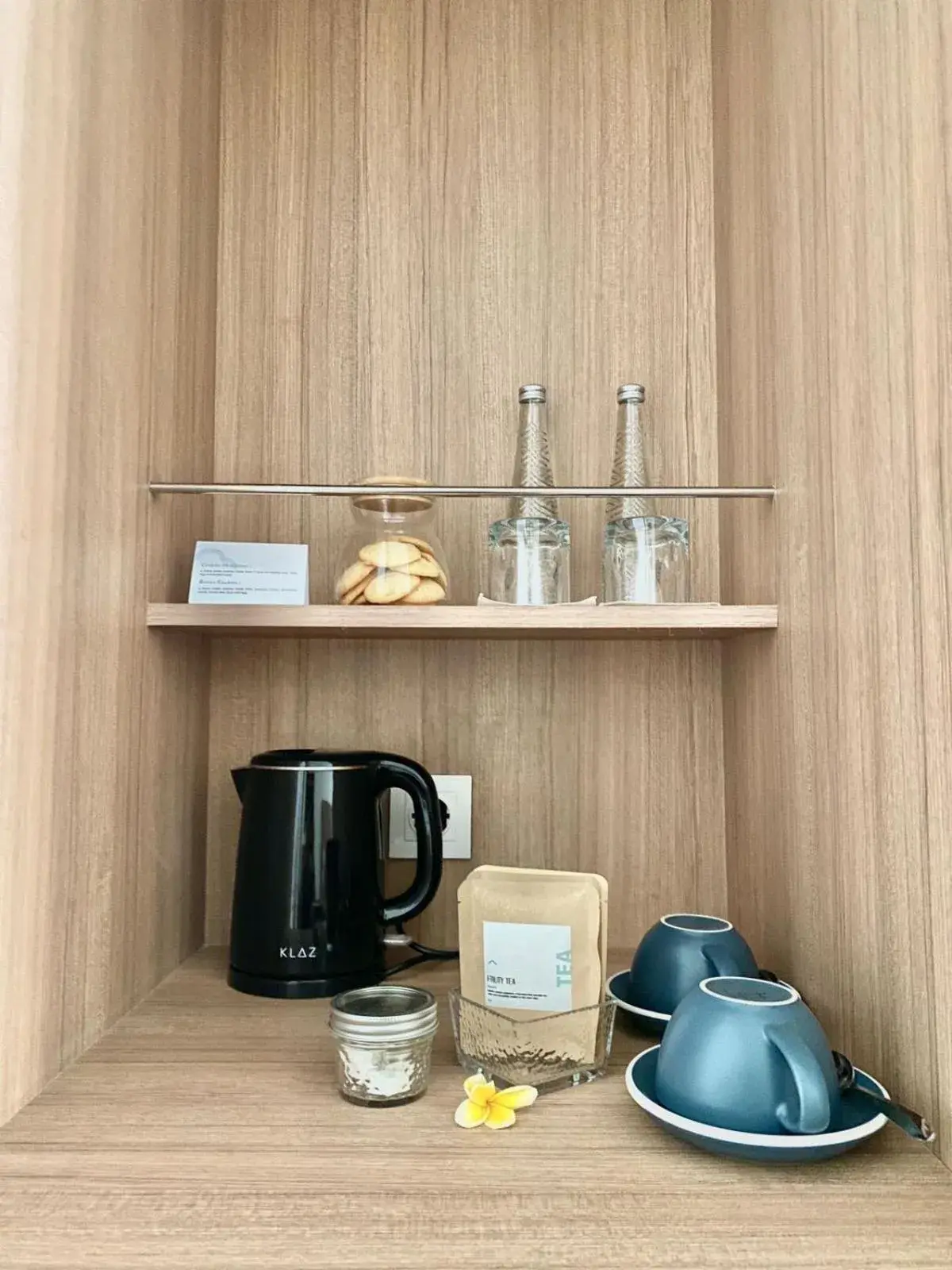Coffee/tea facilities in Ayom Suite Coffee/tea facilities in Ayom Suite