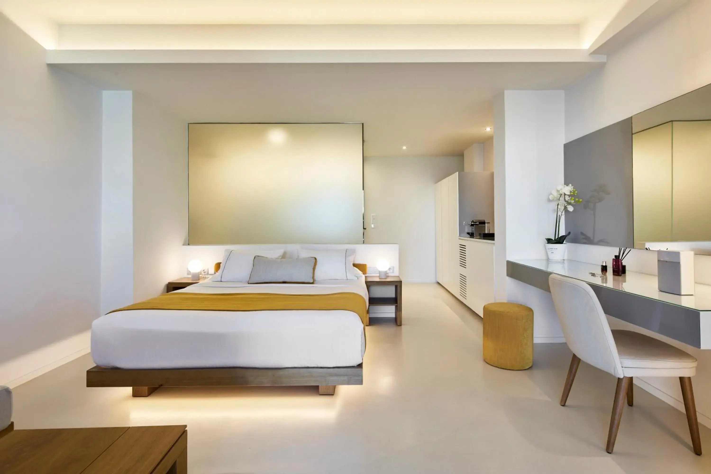 Bed in Alti Santorini Suites - Caldera View Bed in Alti Santorini Suites - Caldera View