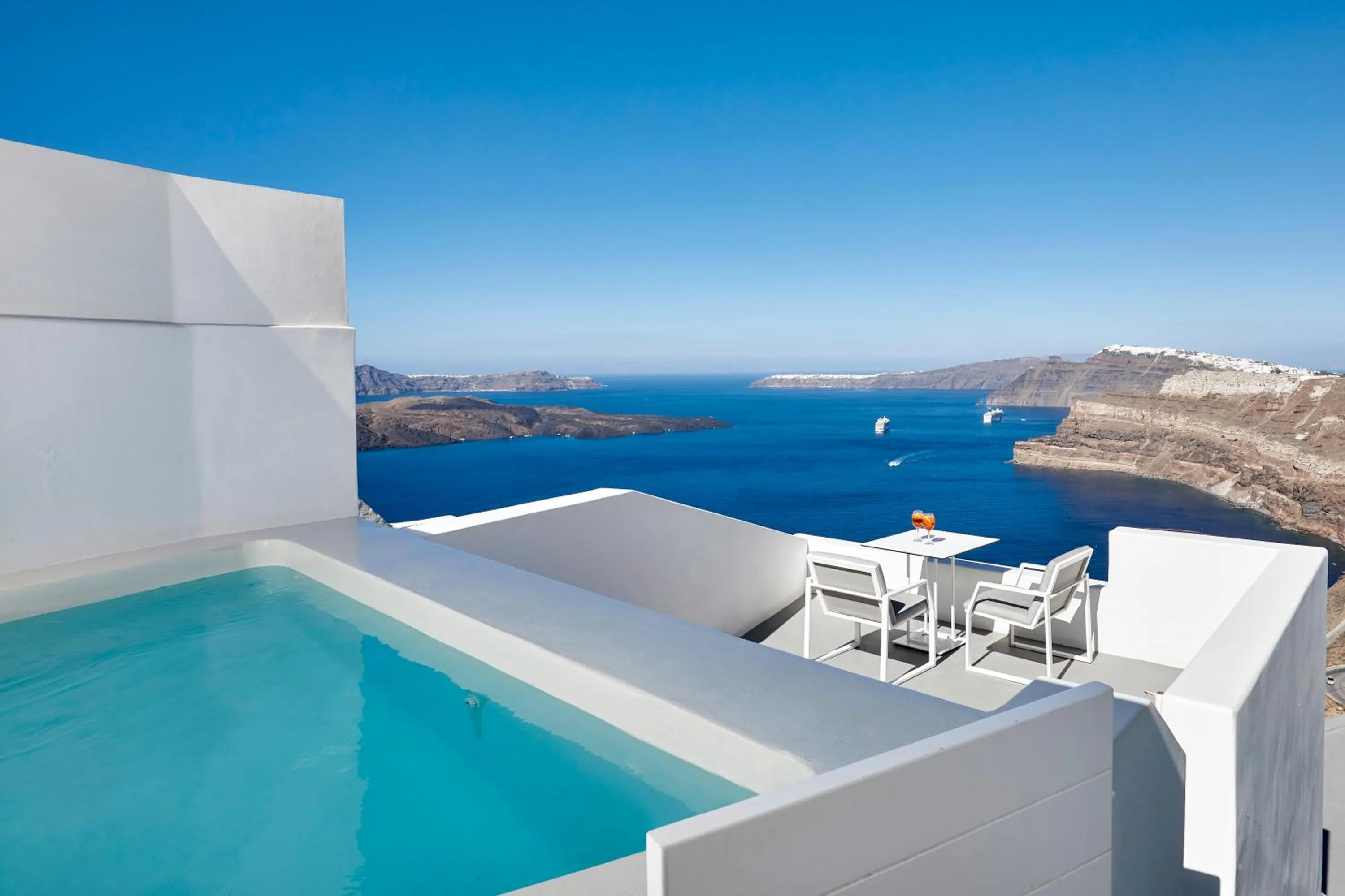 Hot Tub in Alti Santorini Suites - Caldera View