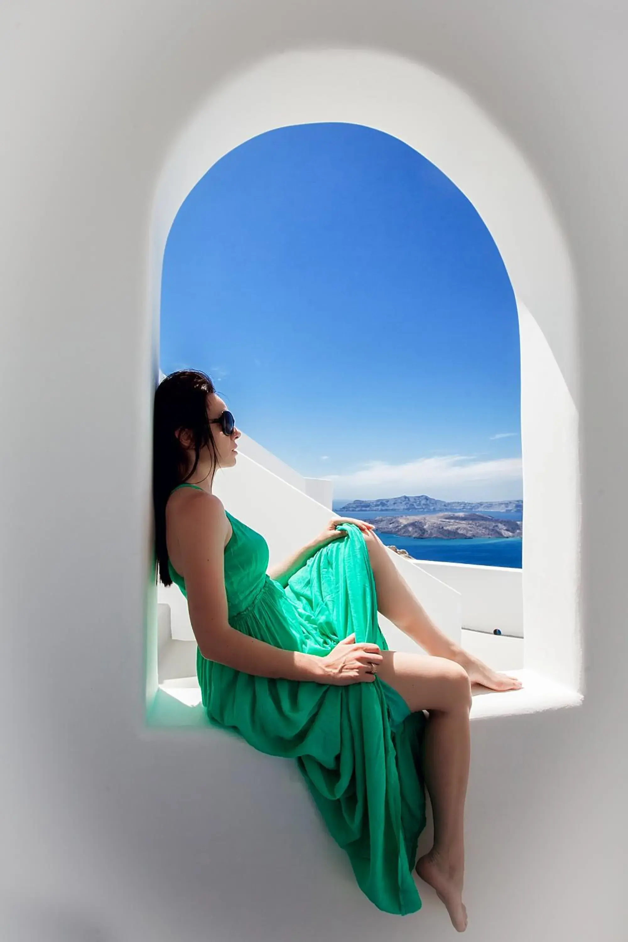 People in Alti Santorini Suites - Caldera View People in Alti Santorini Suites - Caldera View