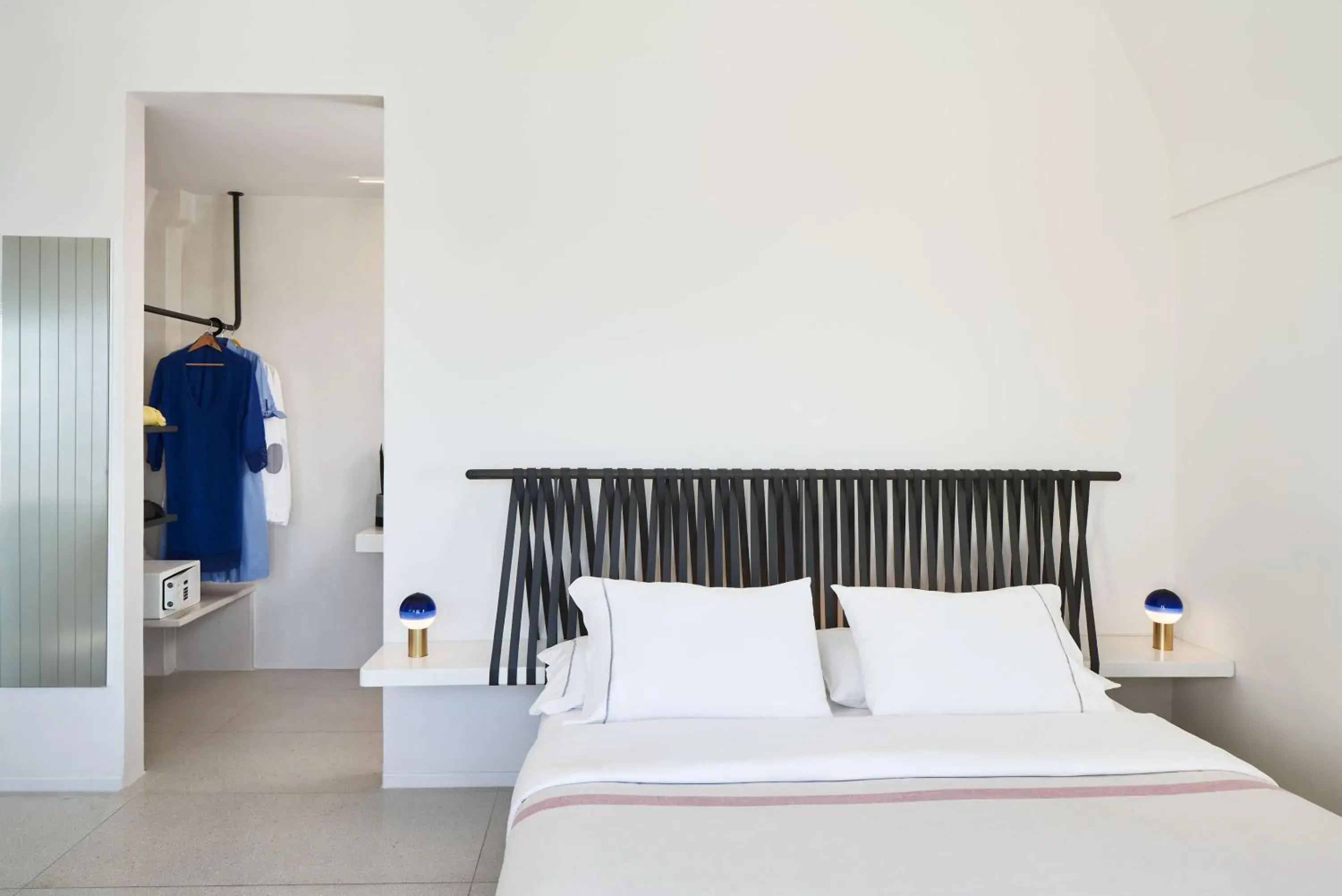 Bed in Alti Santorini Suites - Caldera View Bed in Alti Santorini Suites - Caldera View