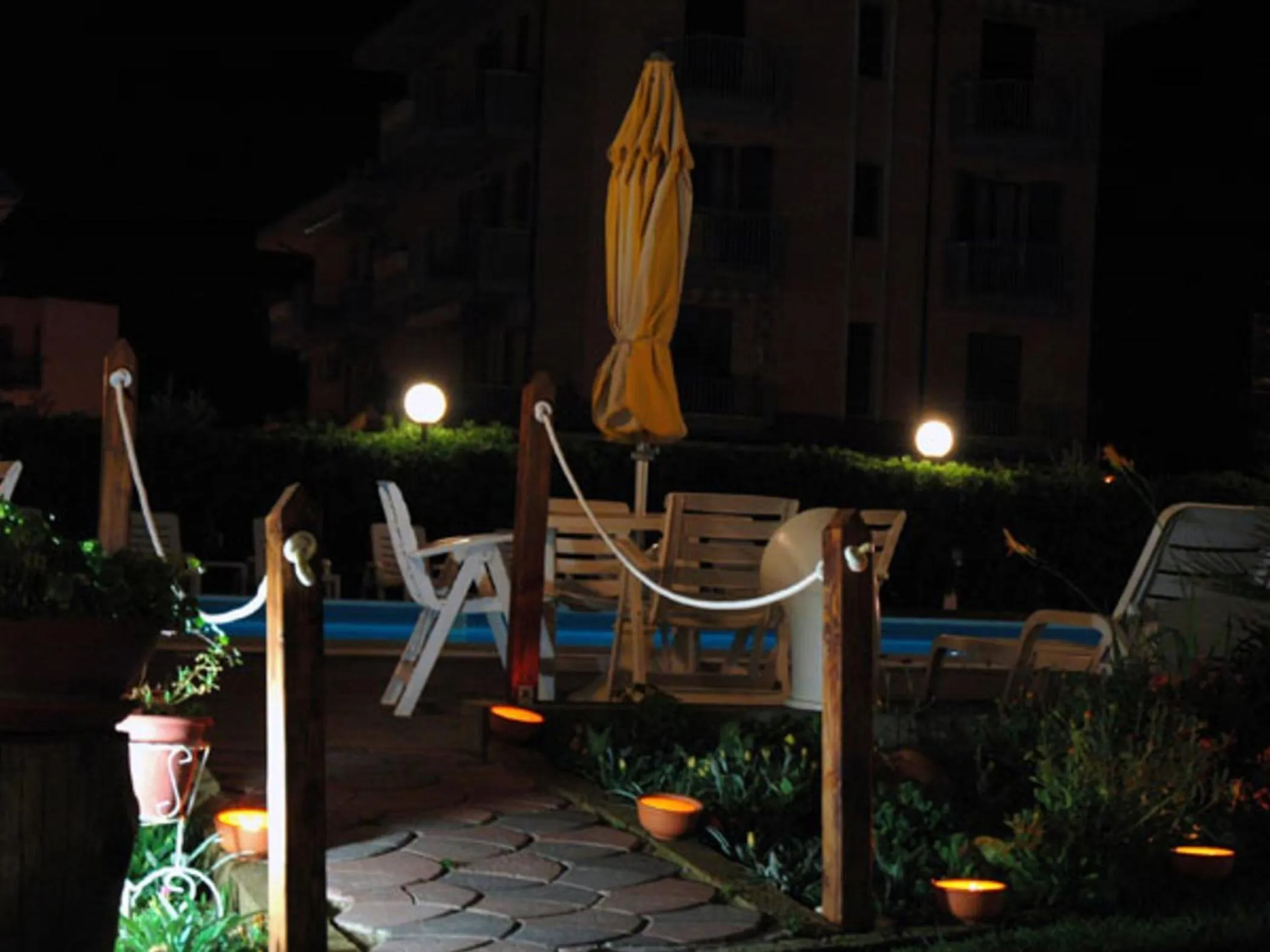 Night in Hotel Primavera sul mare