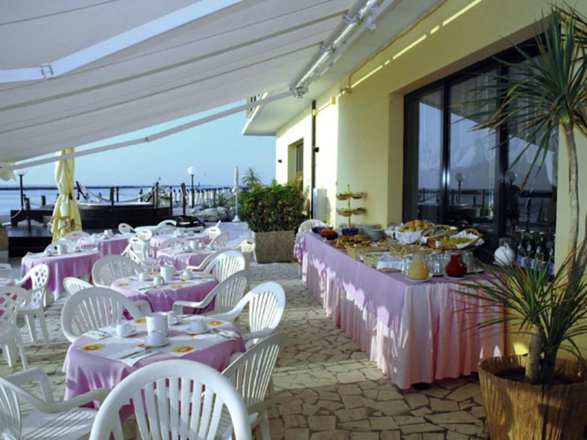 Restaurant/places to eat in Hotel Primavera sul mare